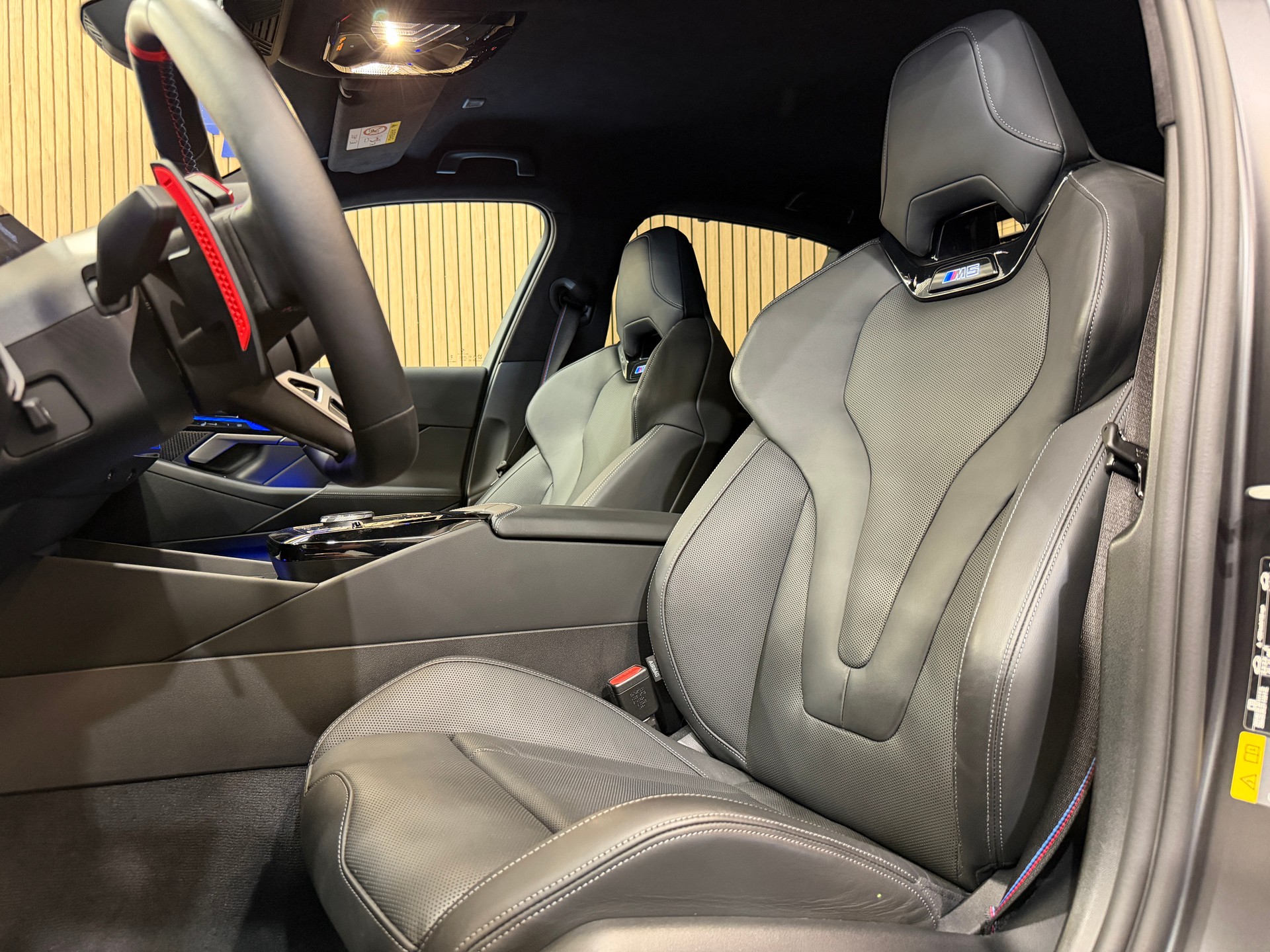 BMW M5 xDrive CH Fahrzeug-image-21