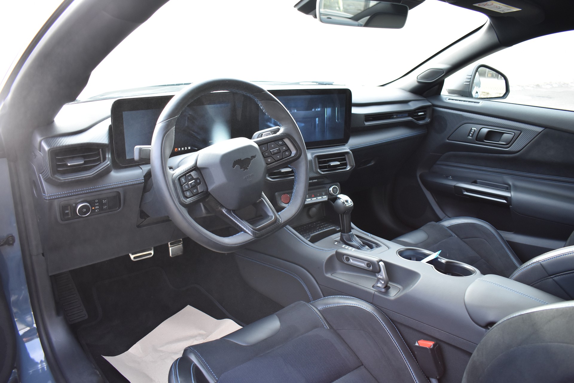 FORD Mustang Fastback 5.0 V8 Dark Horse Automat-image-9