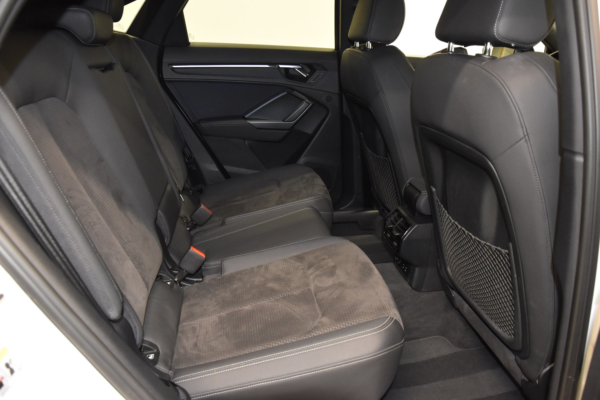 AUDI Q3 Sportback 40 TFSI S line quattro S-tronic-image-9