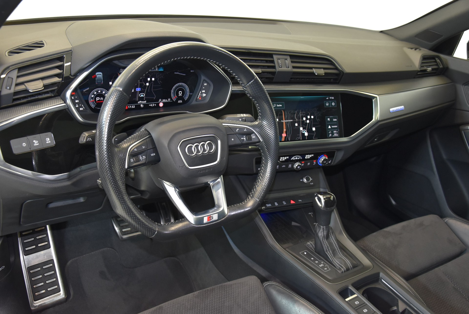 AUDI Q3 Sportback 40 TFSI S line quattro S-tronic-image-6