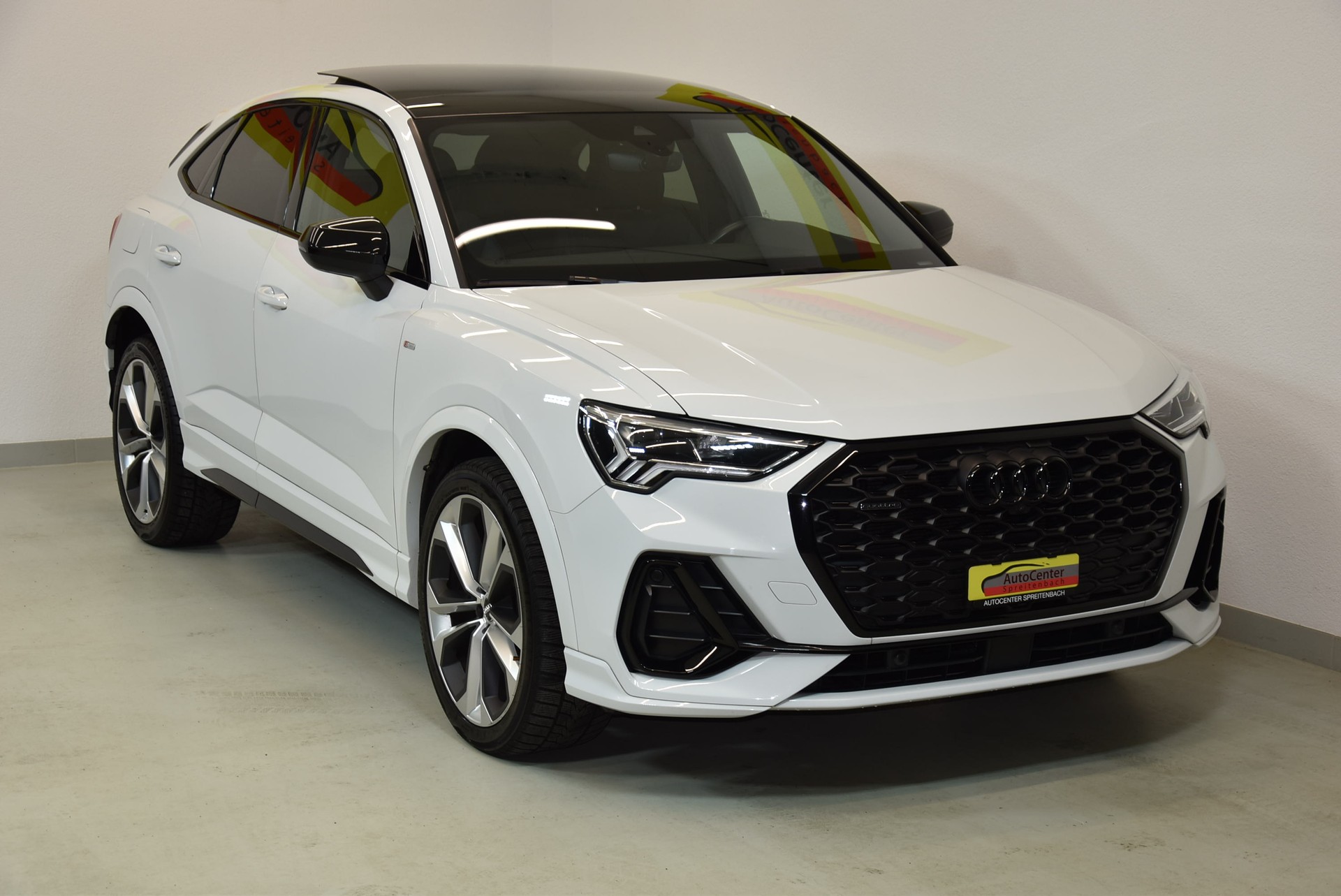AUDI Q3 Sportback 40 TFSI S line quattro S-tronic-image-0
