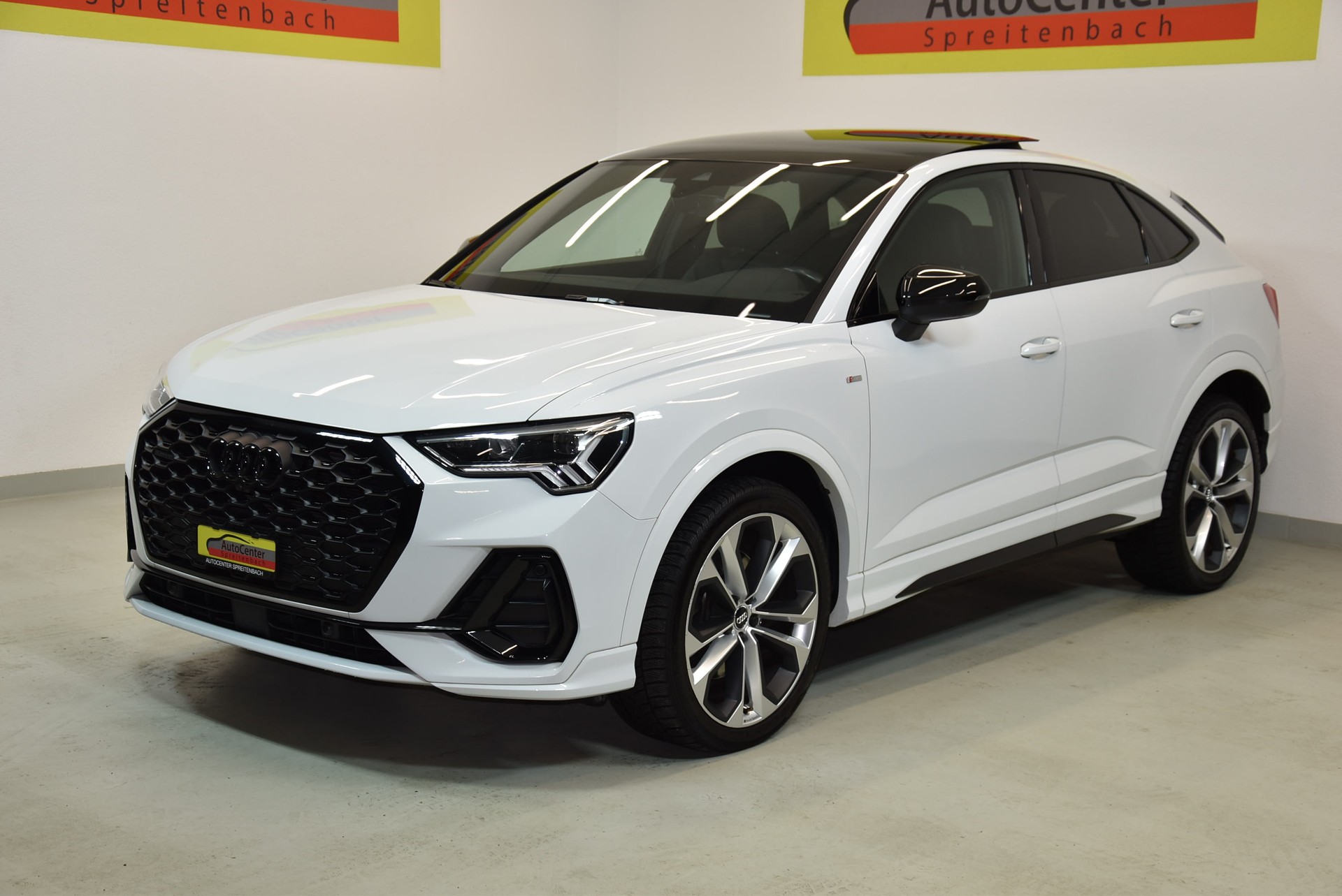 AUDI Q3 Sportback 40 TFSI S line quattro S-tronic-image-2