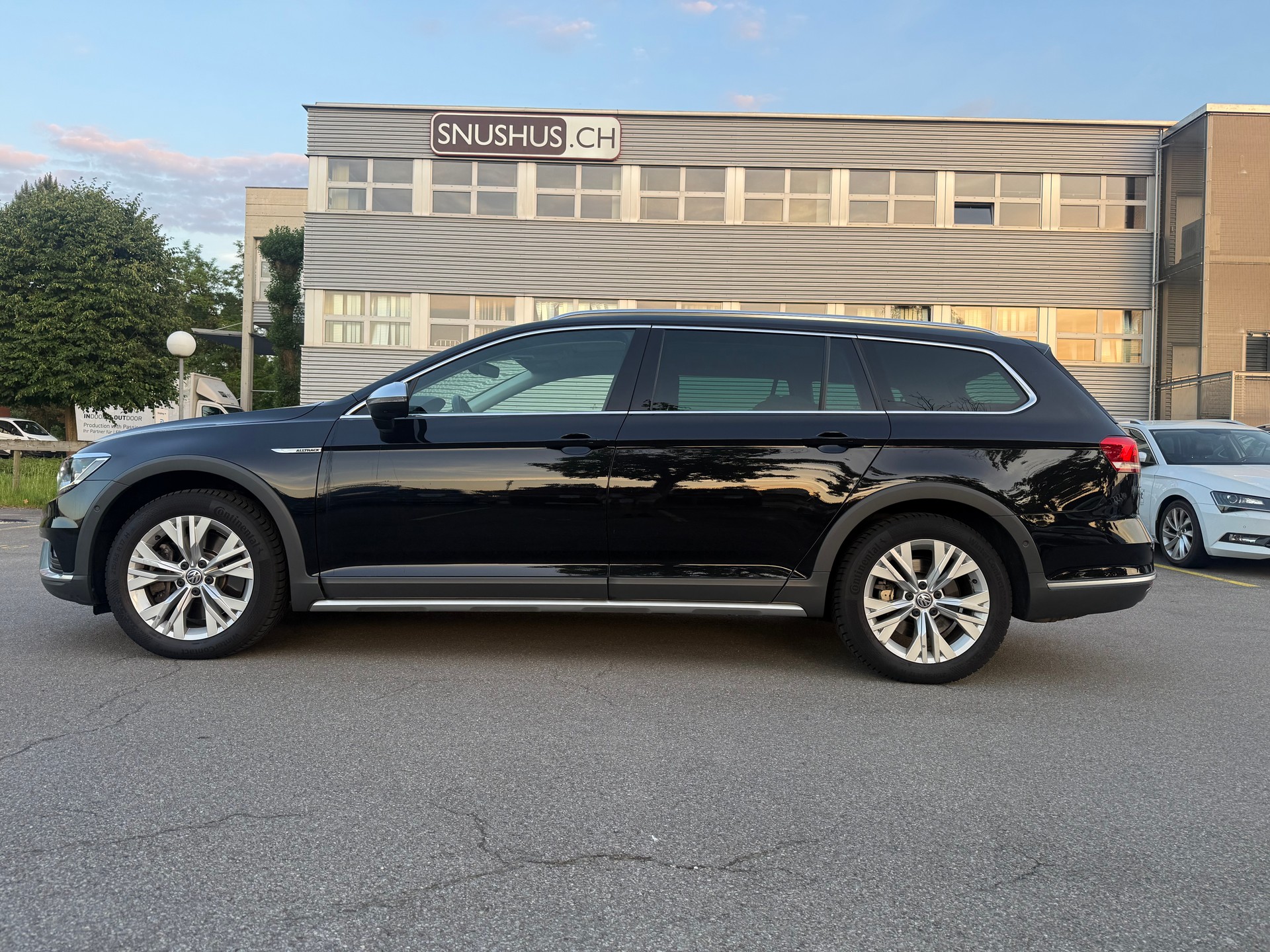 VW Passat Alltrack 2.0 TDI BMT 4Motion DSG-image-3