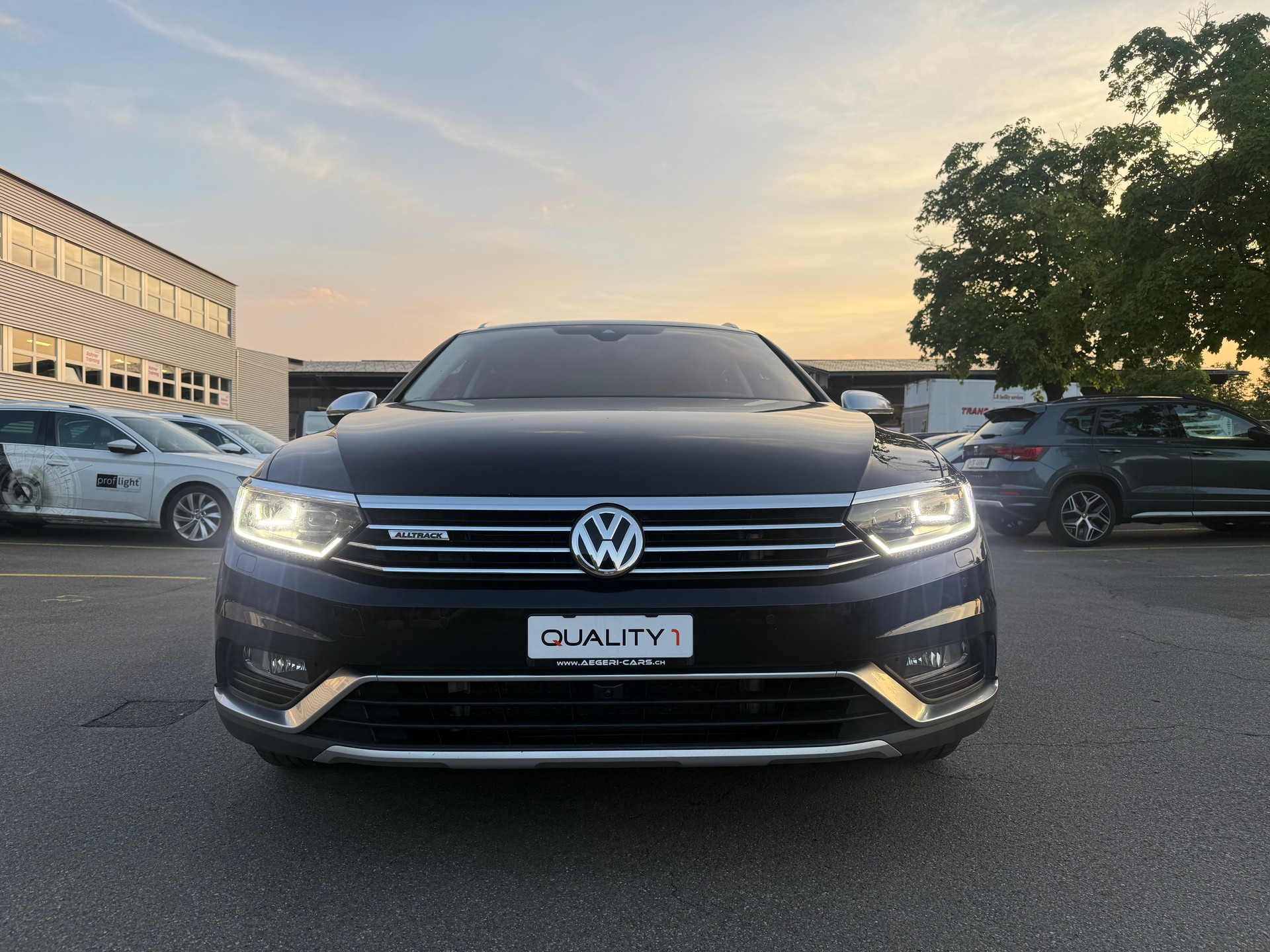 VW Passat Alltrack 2.0 TDI BMT 4Motion DSG-image-2
