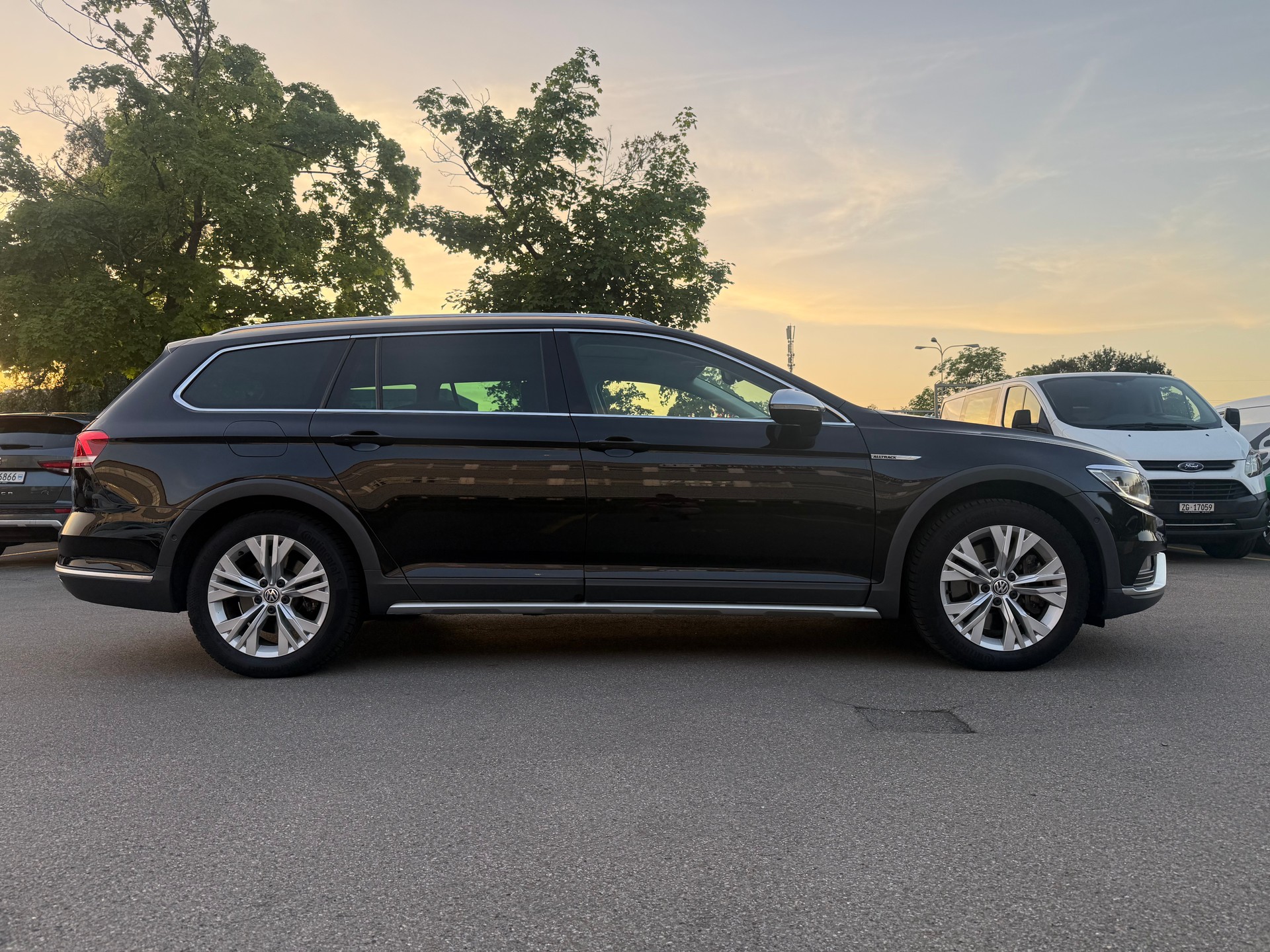 VW Passat Alltrack 2.0 TDI BMT 4Motion DSG-image-4