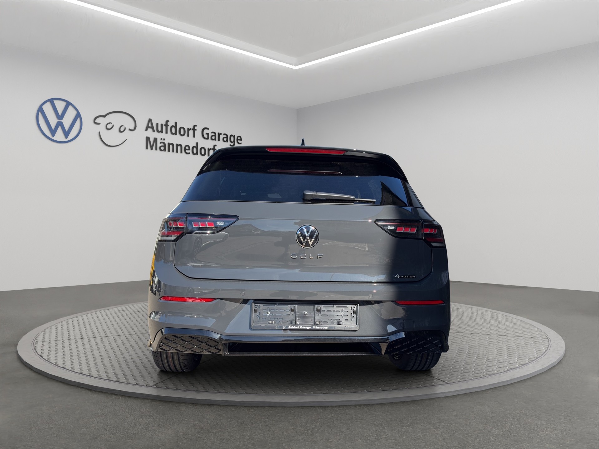 VW Golf 2.0 TSI R-Line DSG 4 Motion-image-4
