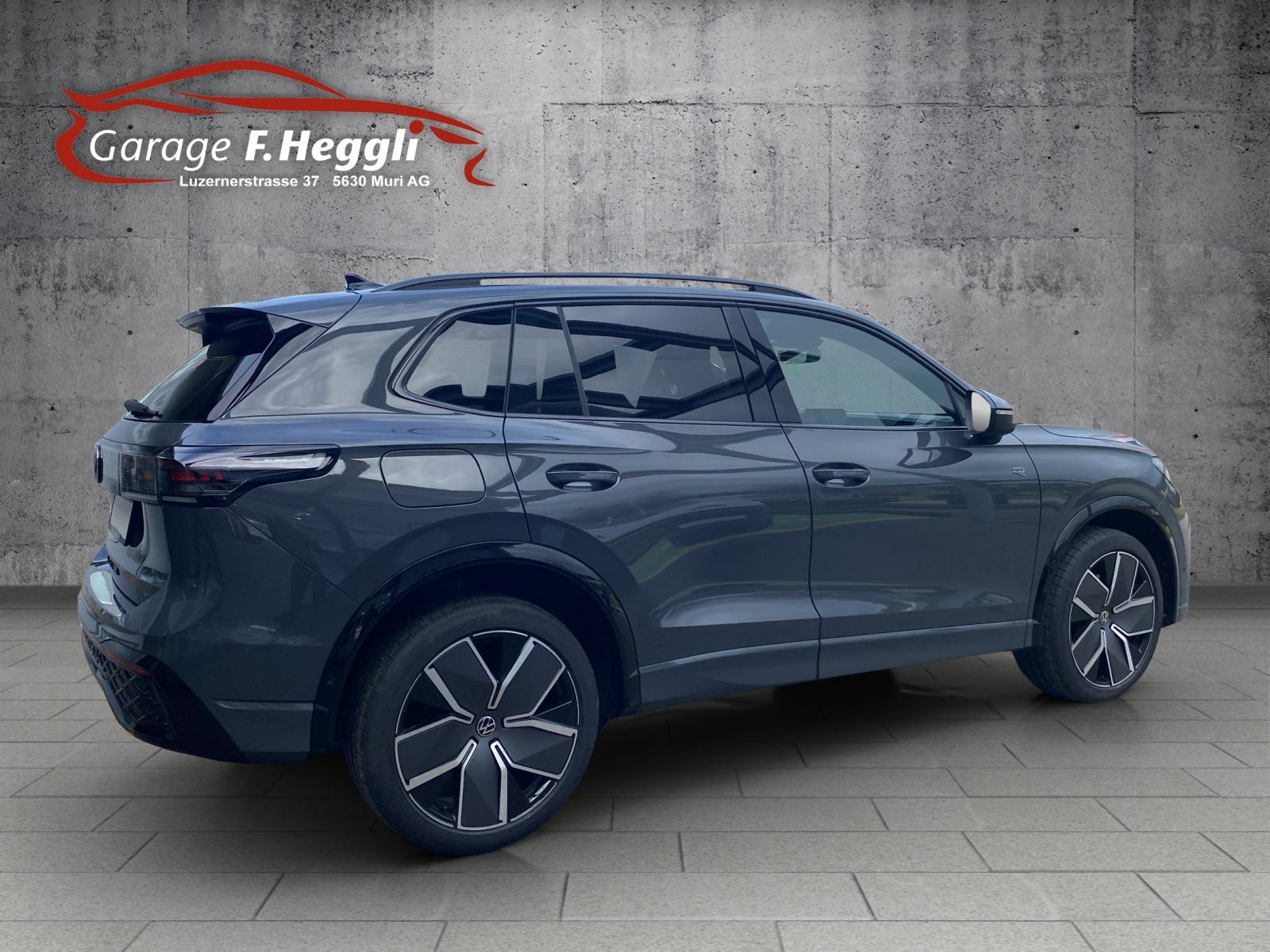 VW Tiguan 2.0 TSI R-Line DSG 4motion-image-2