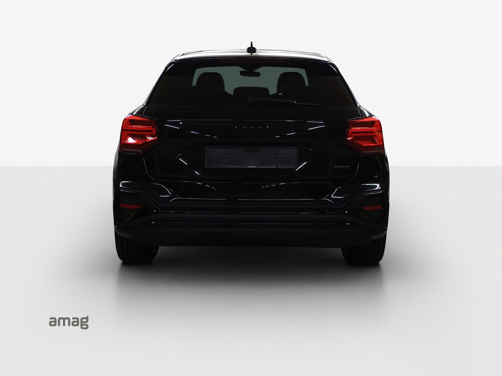 AUDI Q2 40 TFSI S line quattro S-tronic-image-3
