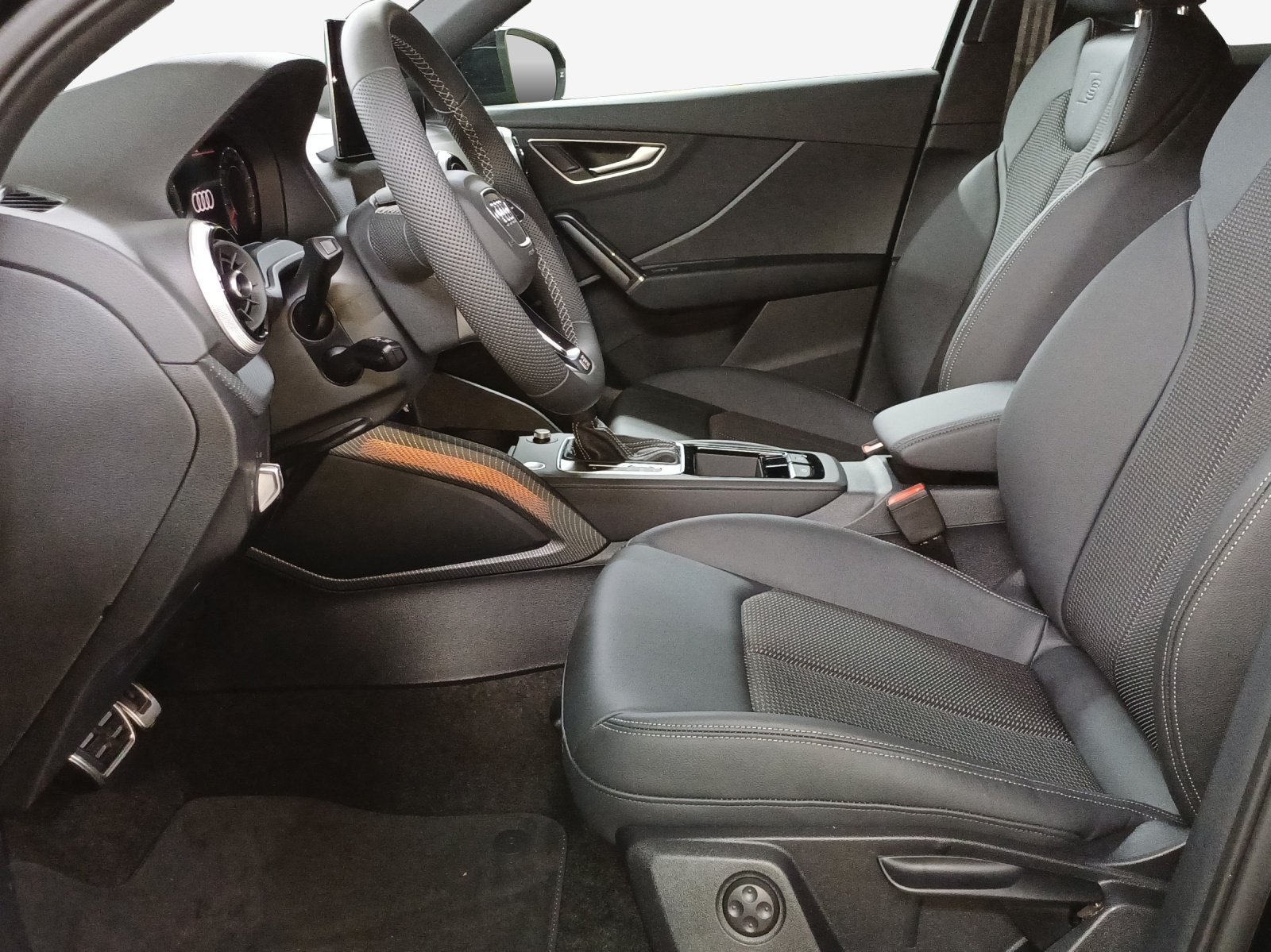 AUDI Q2 40 TFSI S line quattro S-tronic-image-7
