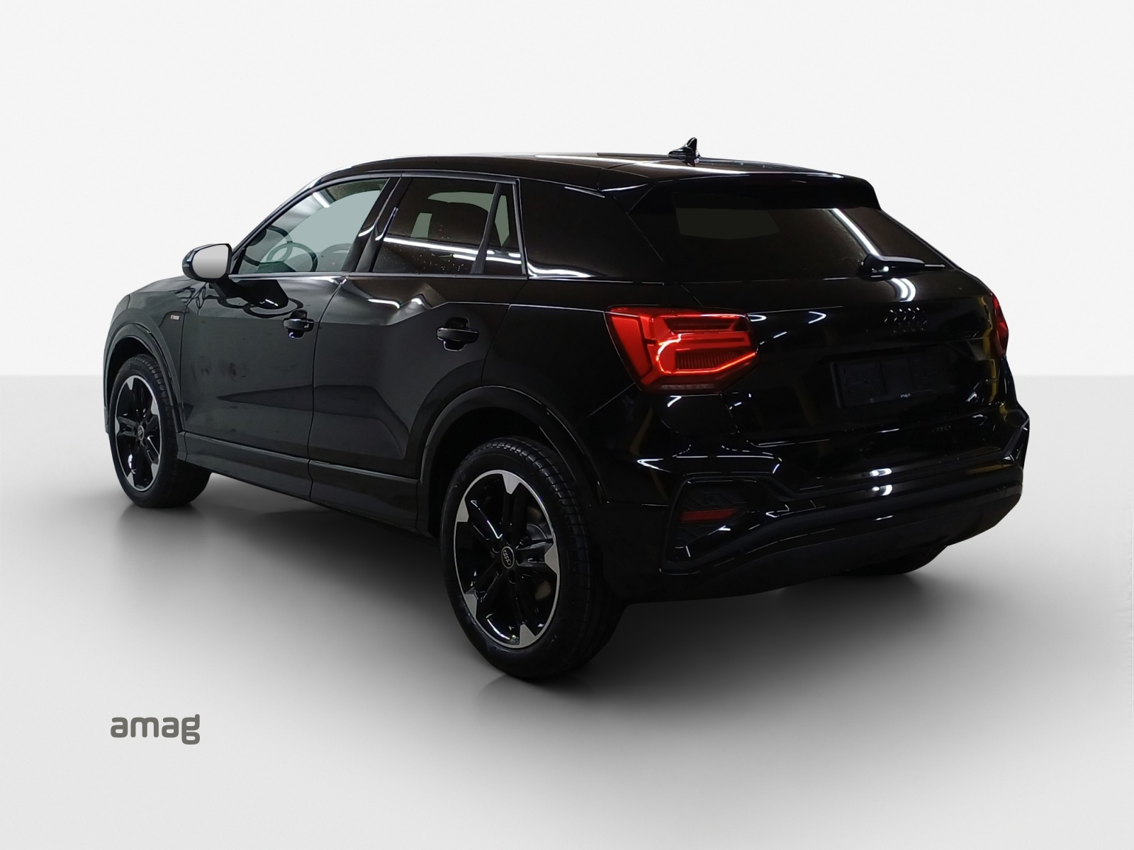 AUDI Q2 40 TFSI S line quattro S-tronic-image-2