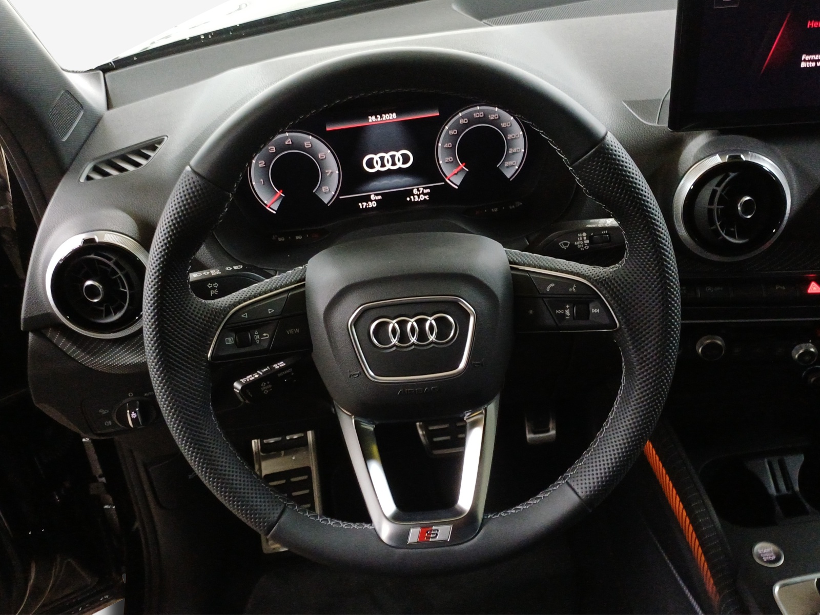 AUDI Q2 40 TFSI S line quattro S-tronic-image-9