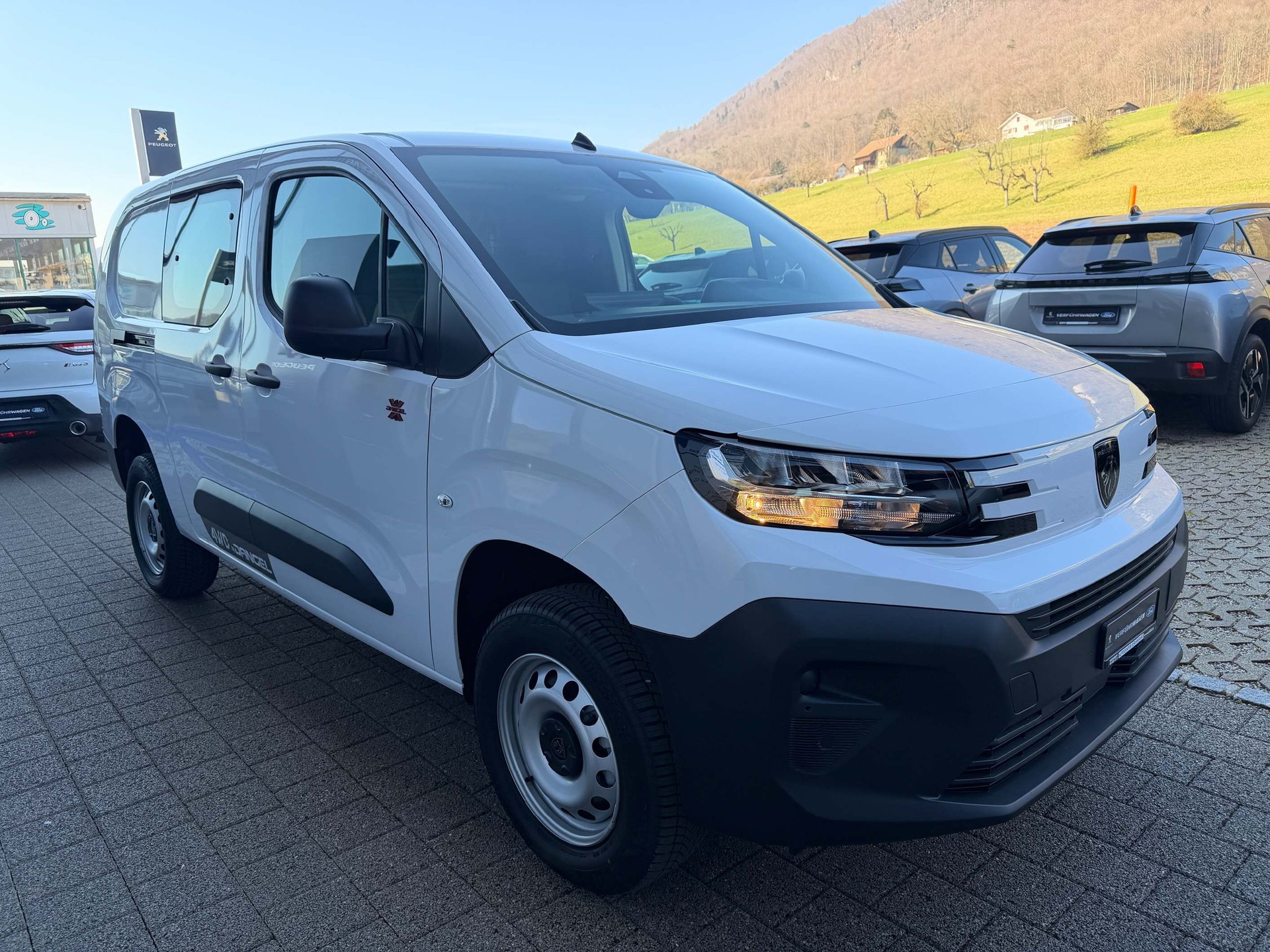 PEUGEOT Partner Kaw. 1000 Long 1.5 BlueHDI 130 S/S 4x4-image-3