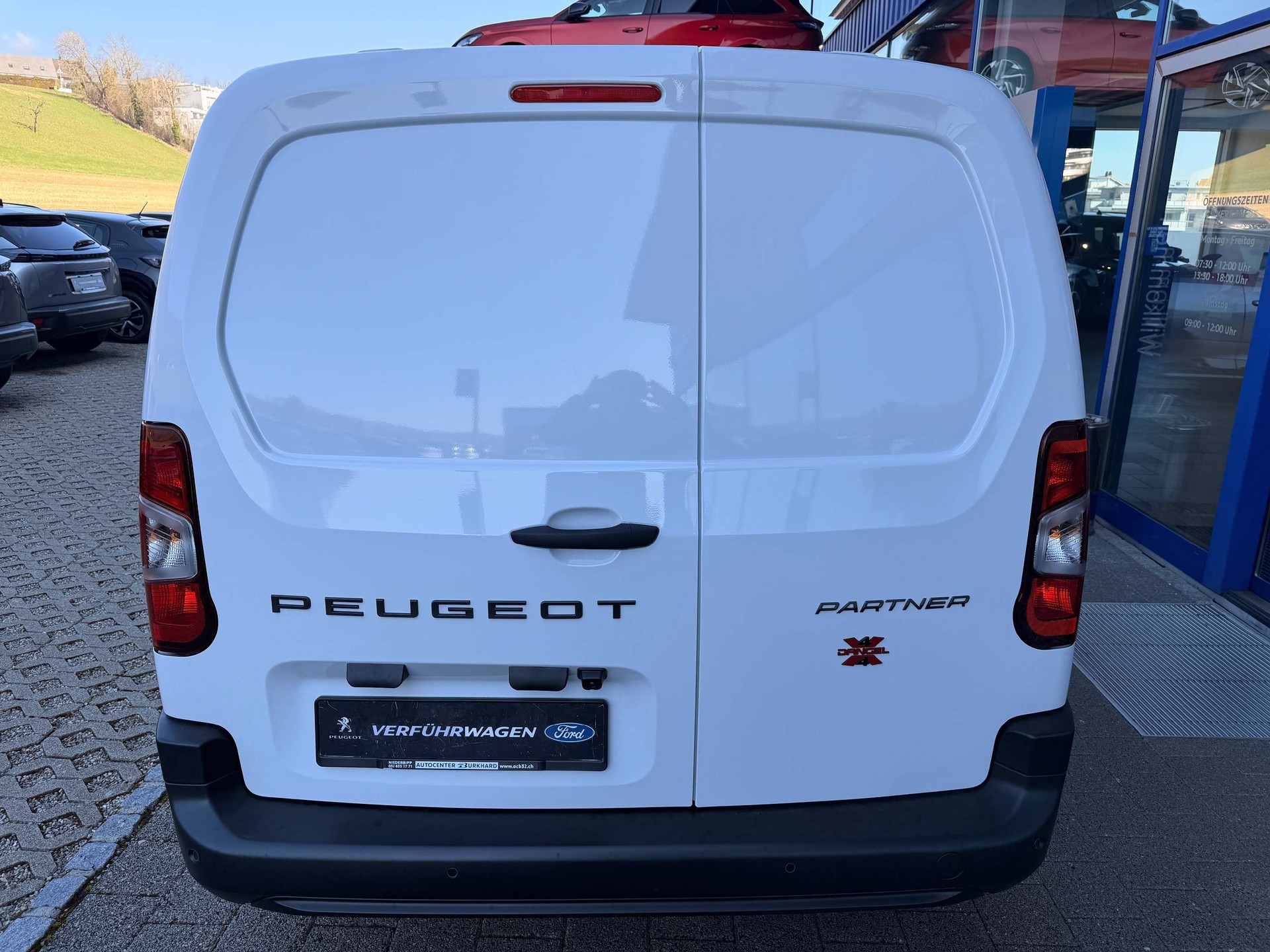 PEUGEOT Partner Kaw. 1000 Long 1.5 BlueHDI 130 S/S 4x4-image-5