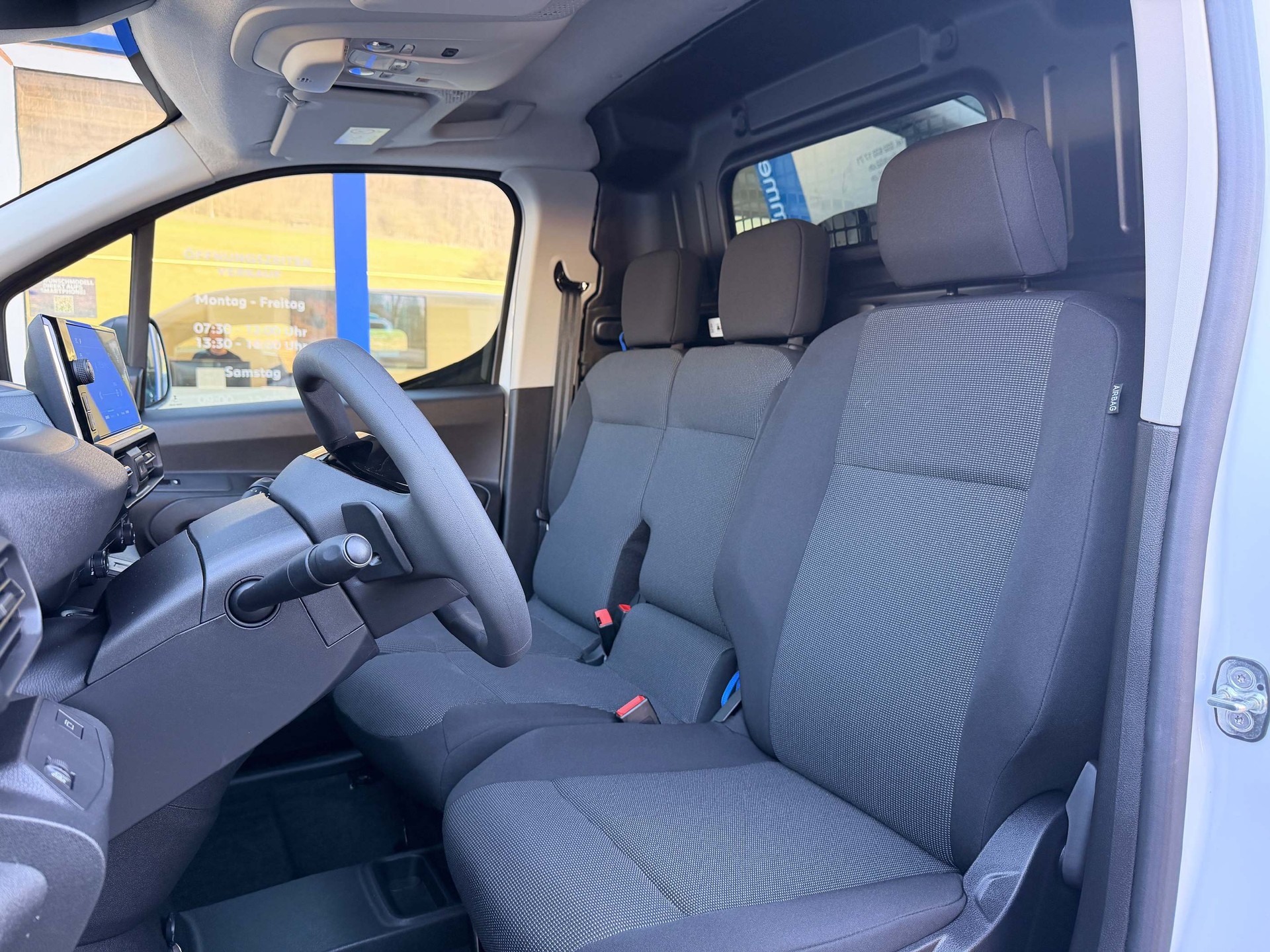 PEUGEOT Partner Kaw. 1000 Long 1.5 BlueHDI 130 S/S 4x4-image-12