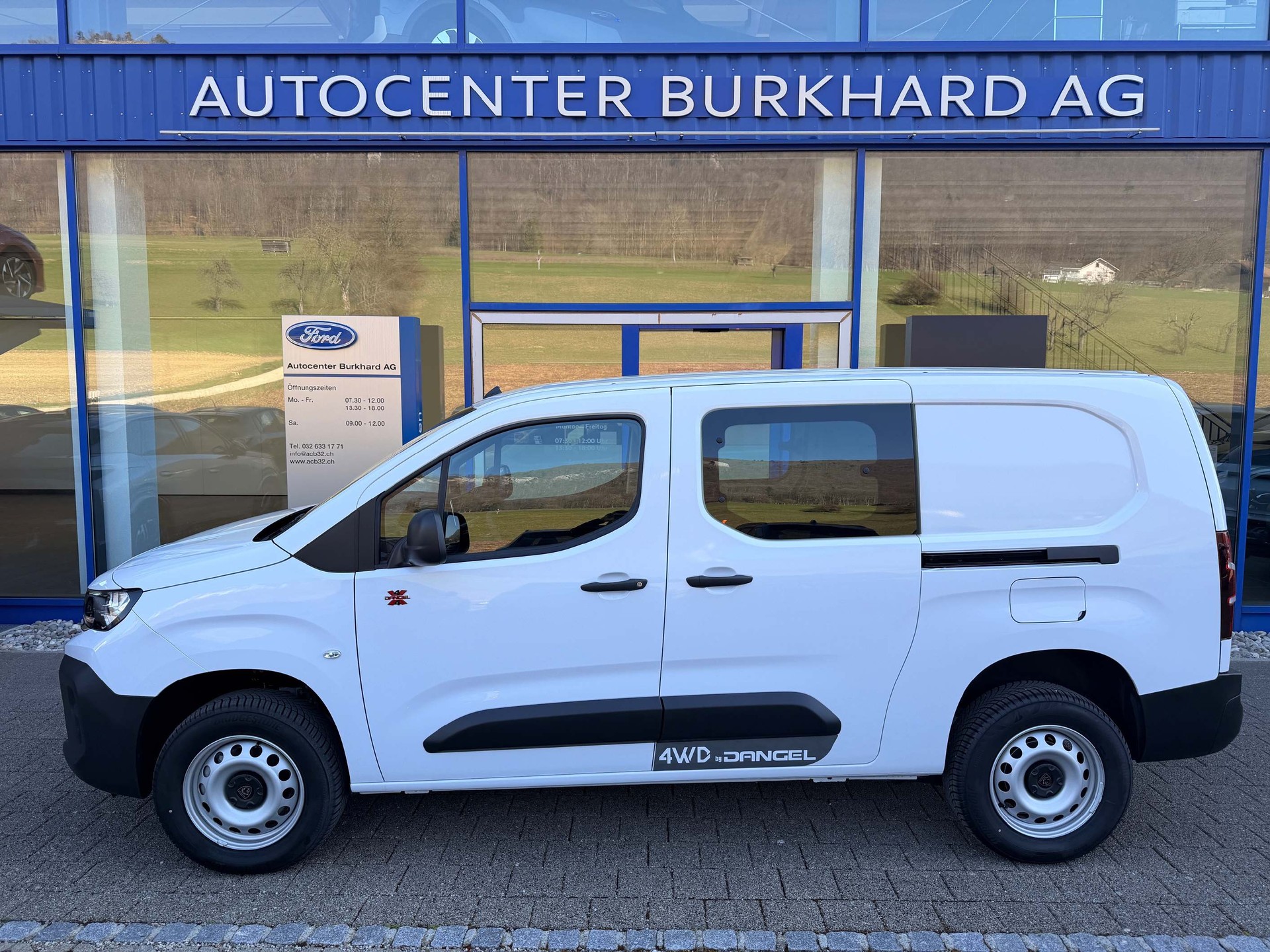 PEUGEOT Partner Kaw. 1000 Long 1.5 BlueHDI 130 S/S 4x4-image-0