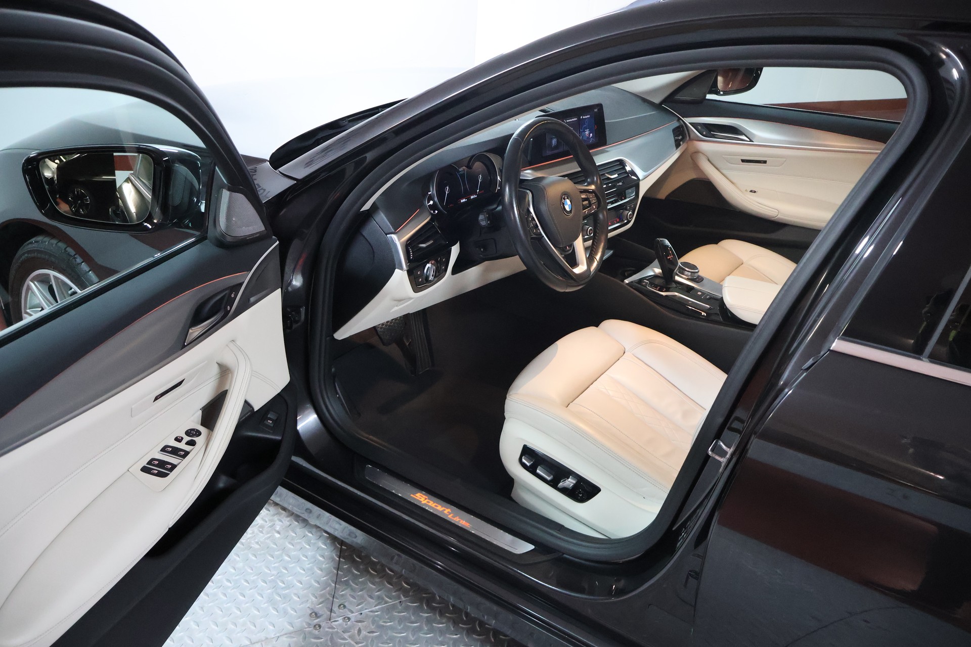 BMW 530d xDrive Touring Sport Line Steptronic-image-5