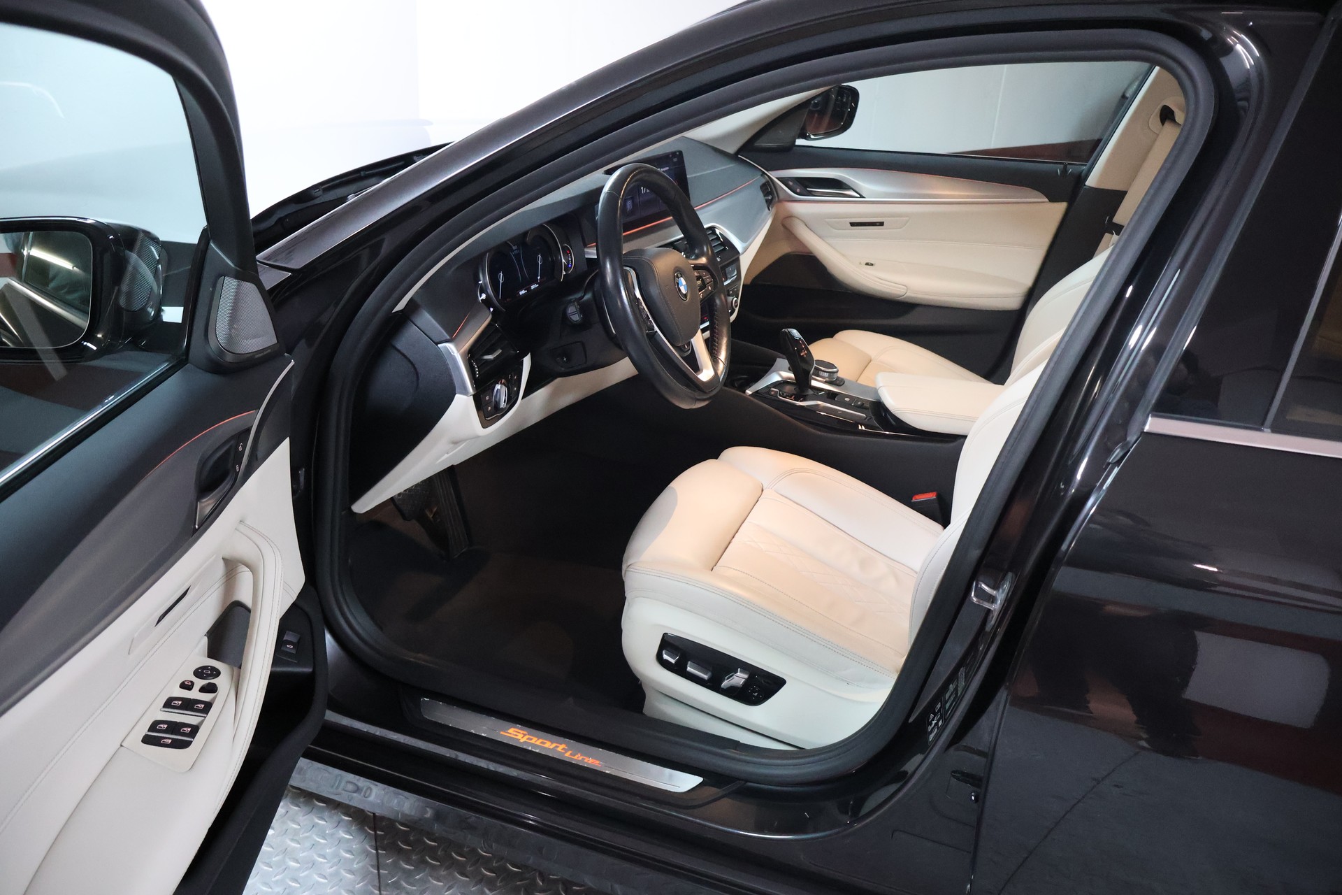 BMW 530d xDrive Touring Sport Line Steptronic-image-6