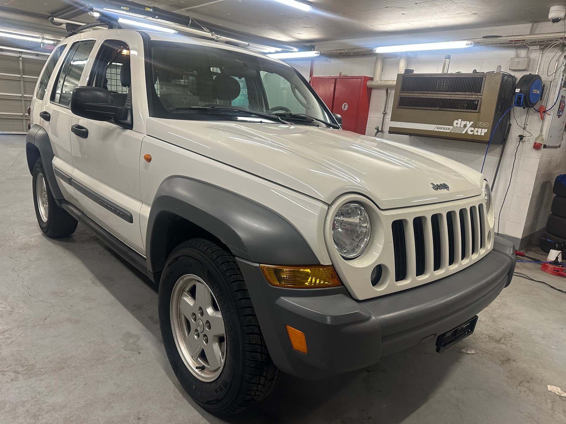 JEEP Cherokee 3.7 V6 Limited-image-2