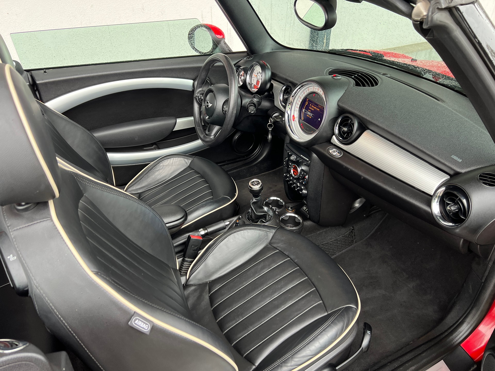 MINI CABRIO-image-7