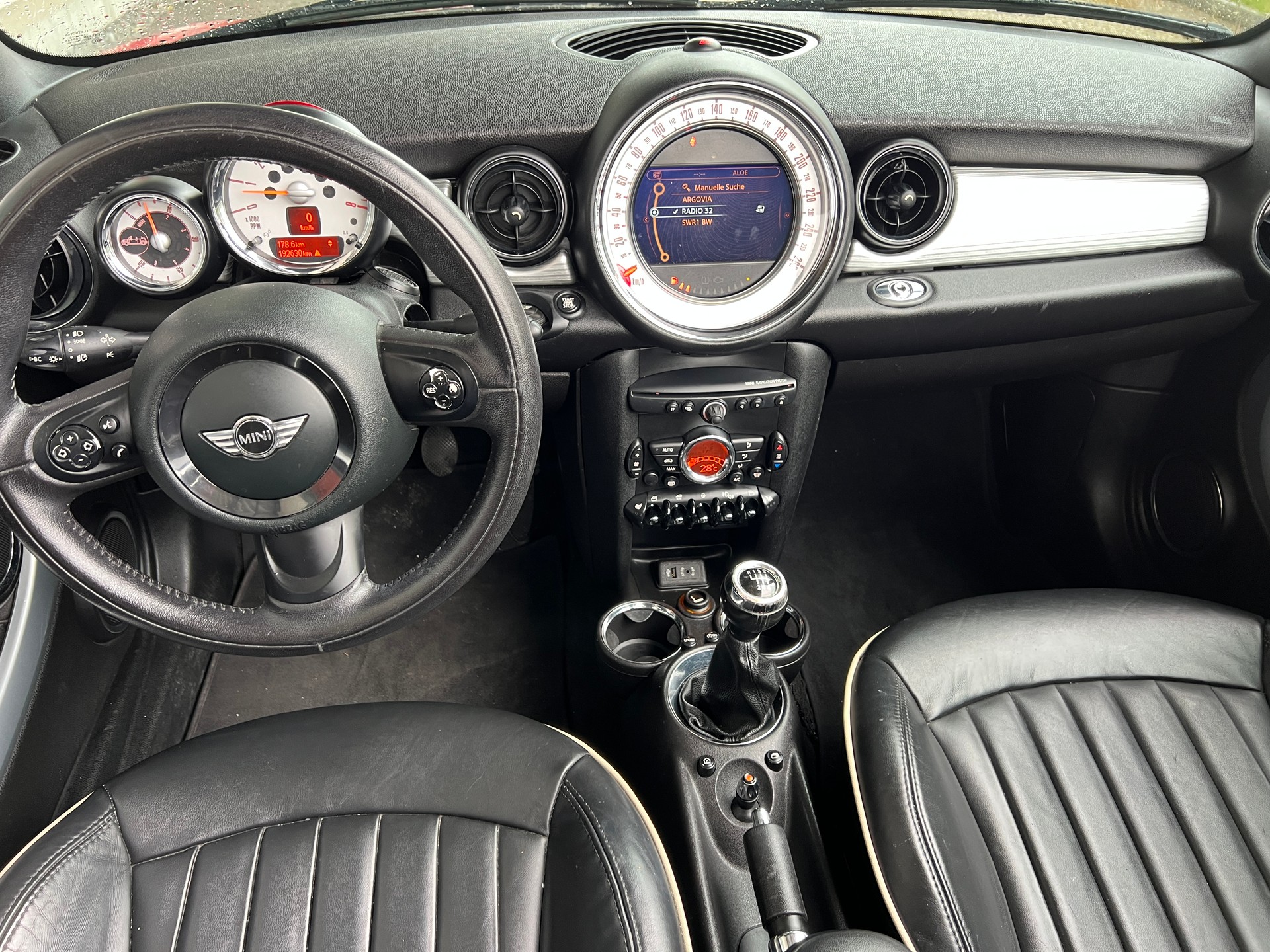 MINI CABRIO-image-4
