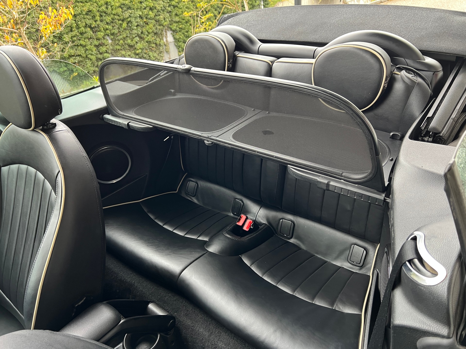 MINI CABRIO-image-6