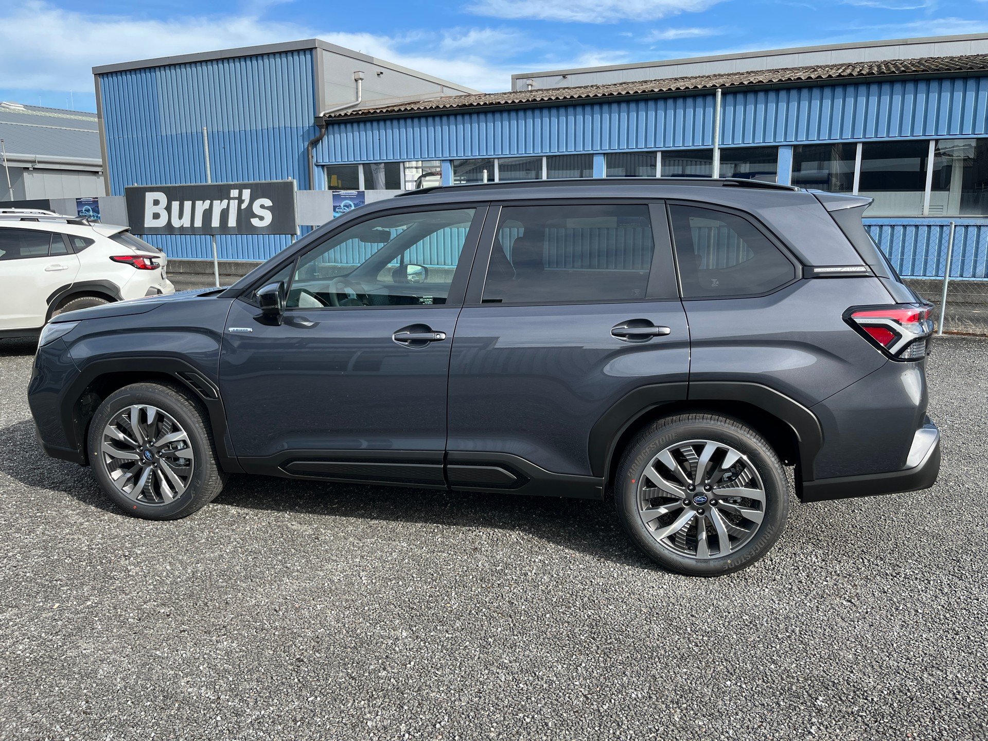 SUBARU Forester 2.0i e-Boxer Luxury Lineartronic-image-6