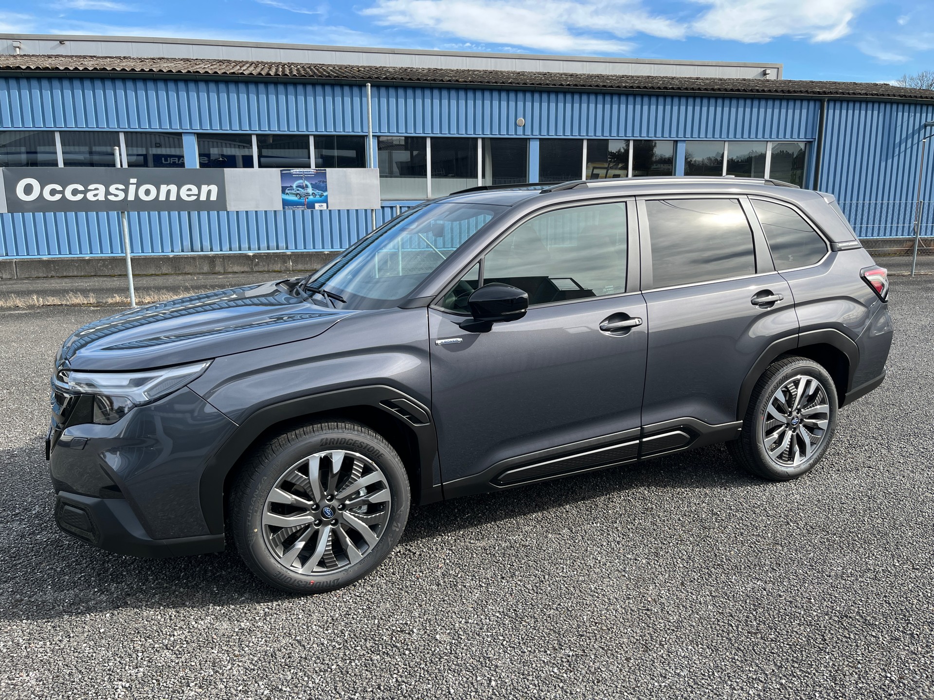 SUBARU Forester 2.0i e-Boxer Luxury Lineartronic-image-4
