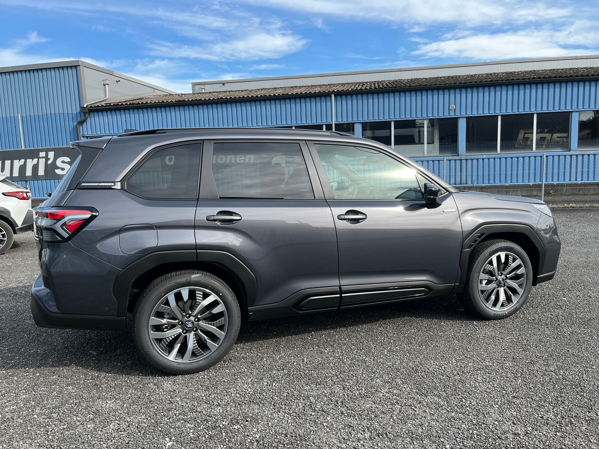 SUBARU Forester 2.0i e-Boxer Luxury Lineartronic-image-9