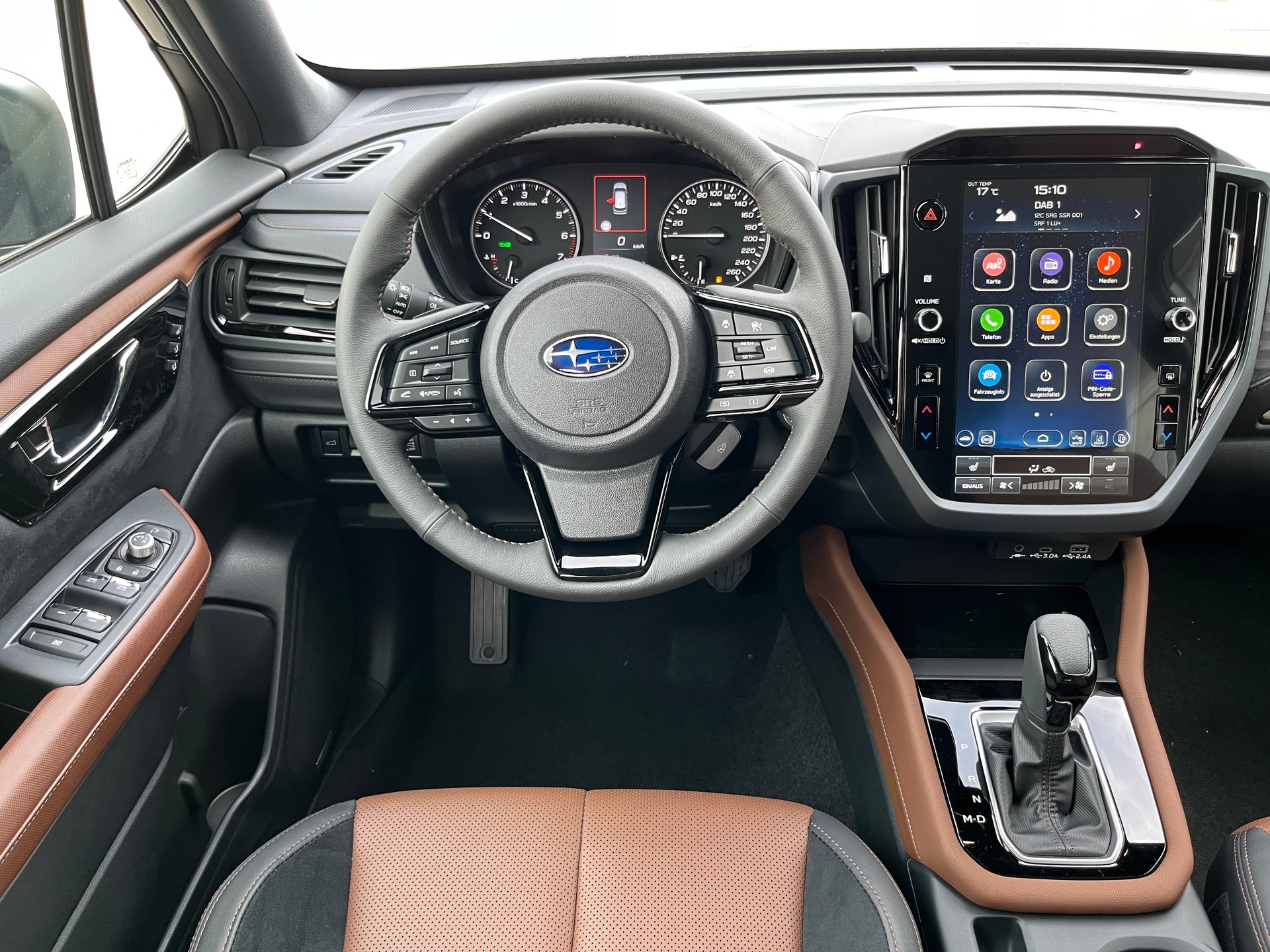 SUBARU Forester 2.0i e-Boxer Luxury Lineartronic-image-14