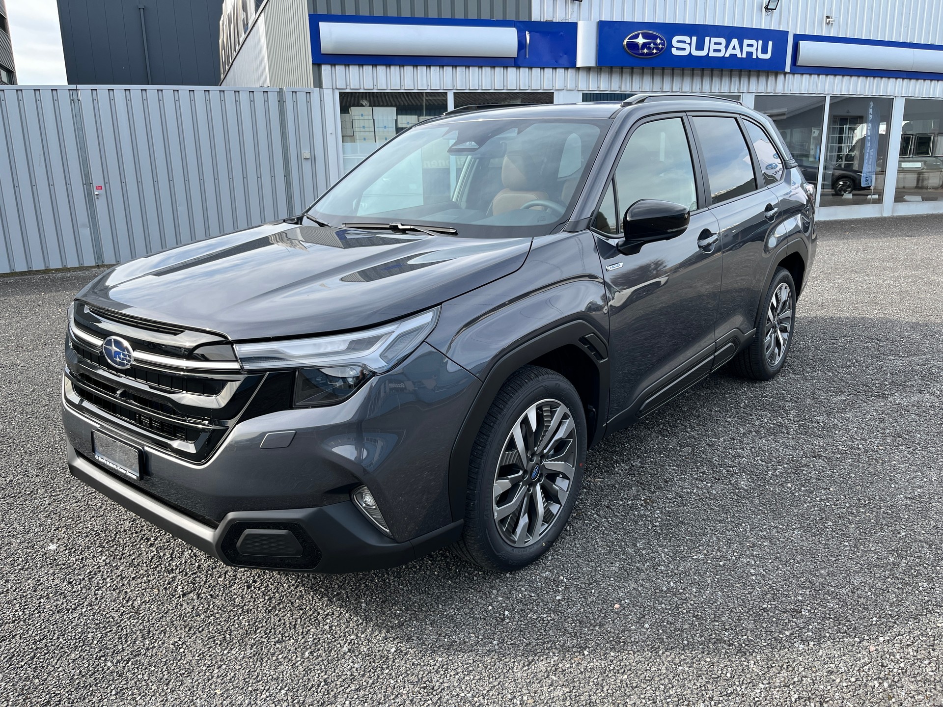 SUBARU Forester 2.0i e-Boxer Luxury Lineartronic-image-11