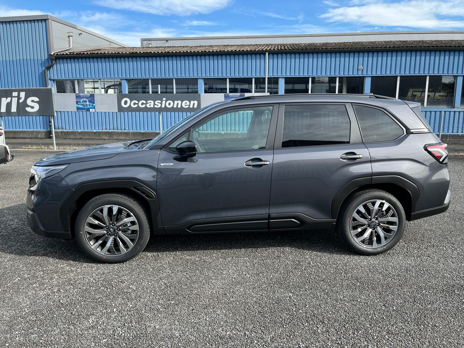 SUBARU Forester 2.0i e-Boxer Luxury Lineartronic-image-5