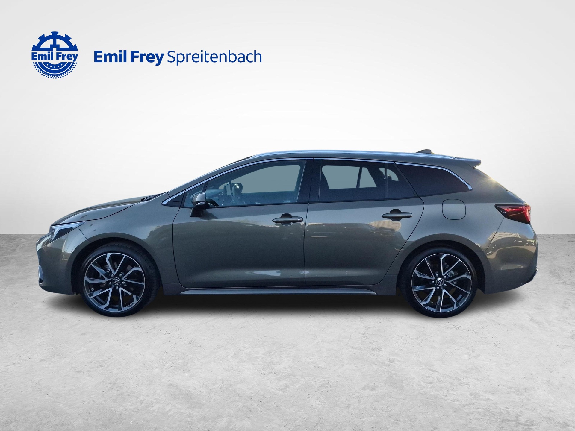 TOYOTA Corolla Touring Sports 2.0 HSD Premium / Jetzt mit attraktivem 1.99% Leasing!-showroom-element-1
