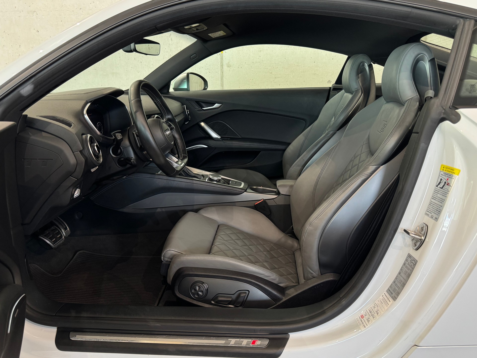 AUDI TTS Coupé 2.0 TFSI quattro S-tronic || MATRIX || B&O || SPURHALTEASSISTENT || 20 ZOLL-image-19