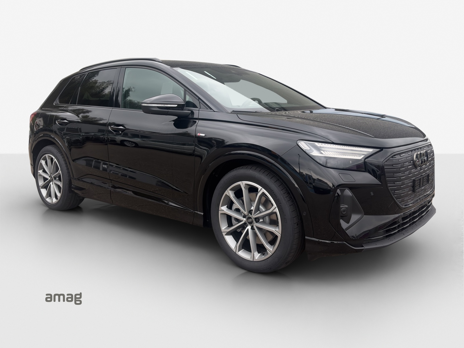AUDI Q4 e-tron 45 Attraction quattro-image-5