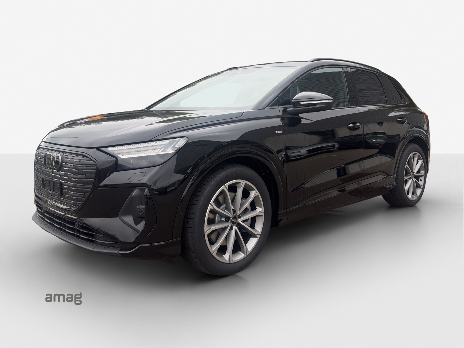 AUDI Q4 e-tron 45 Attraction quattro-image-0