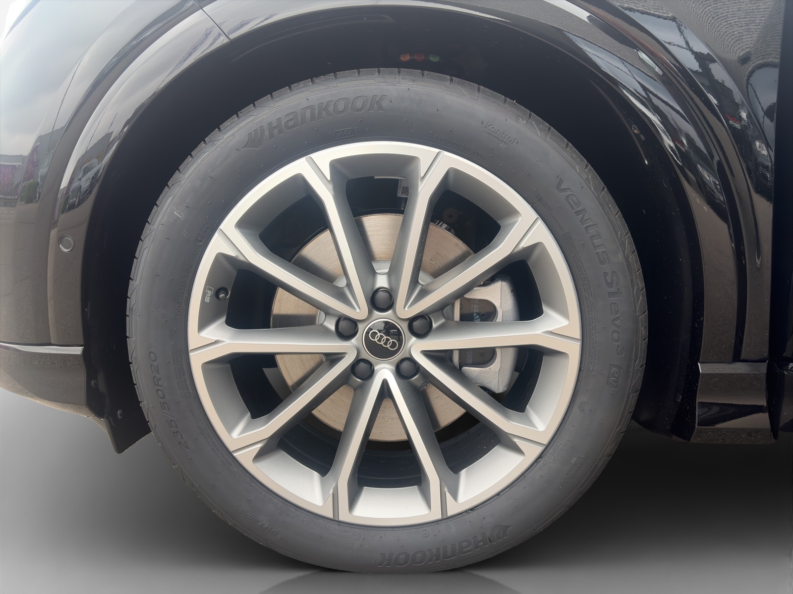 AUDI Q4 e-tron 45 Attraction quattro-image-13
