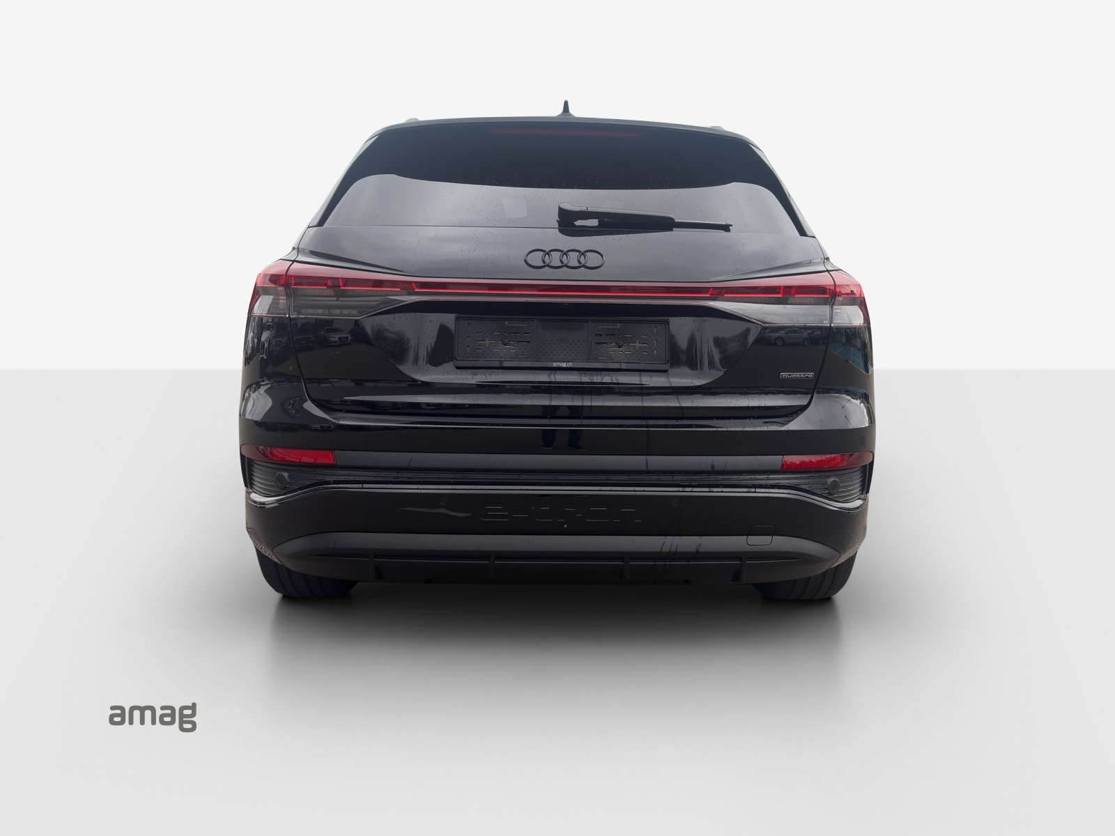 AUDI Q4 e-tron 45 Attraction quattro-image-3