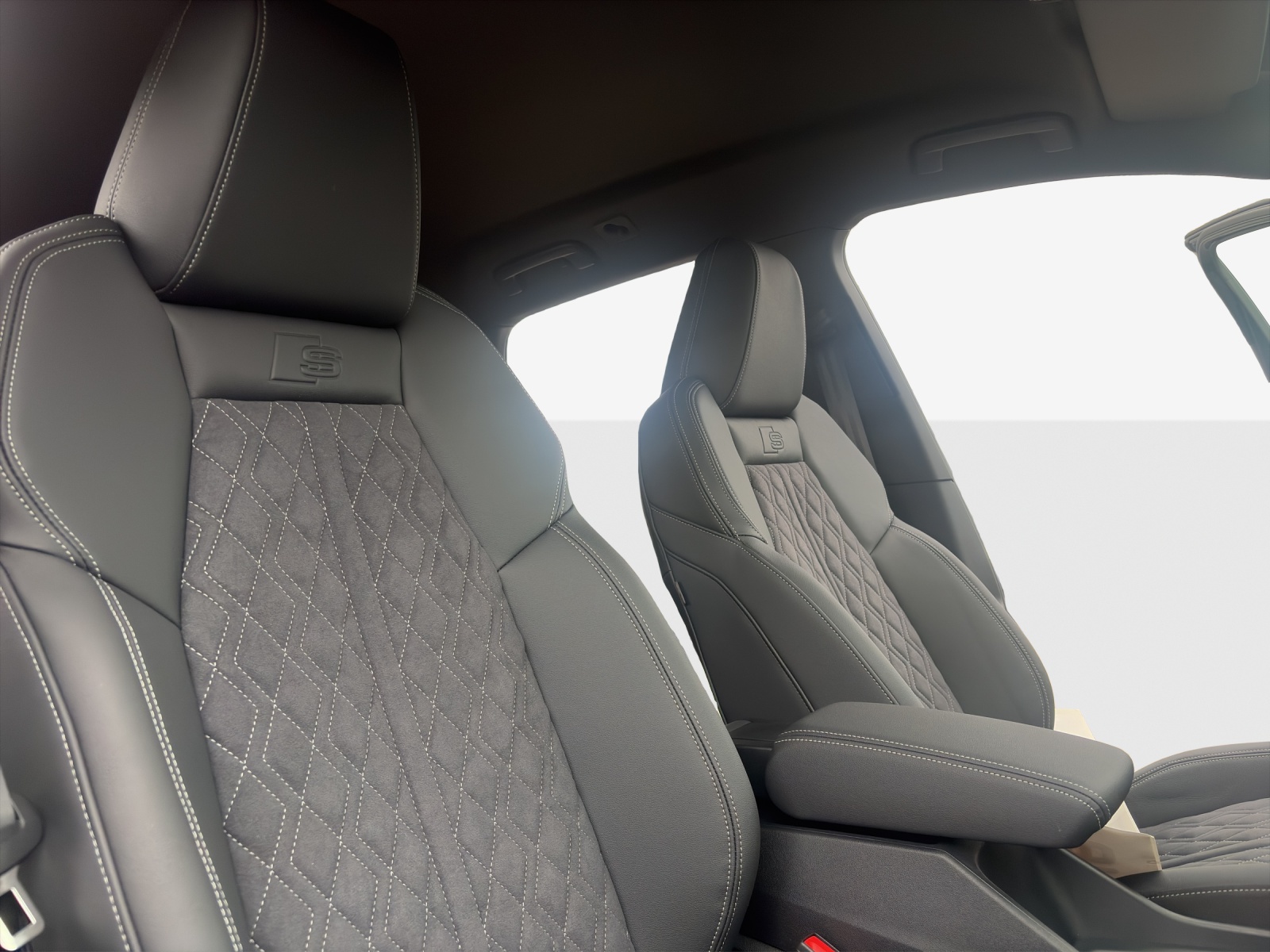 AUDI Q4 e-tron 45 Attraction quattro-image-15