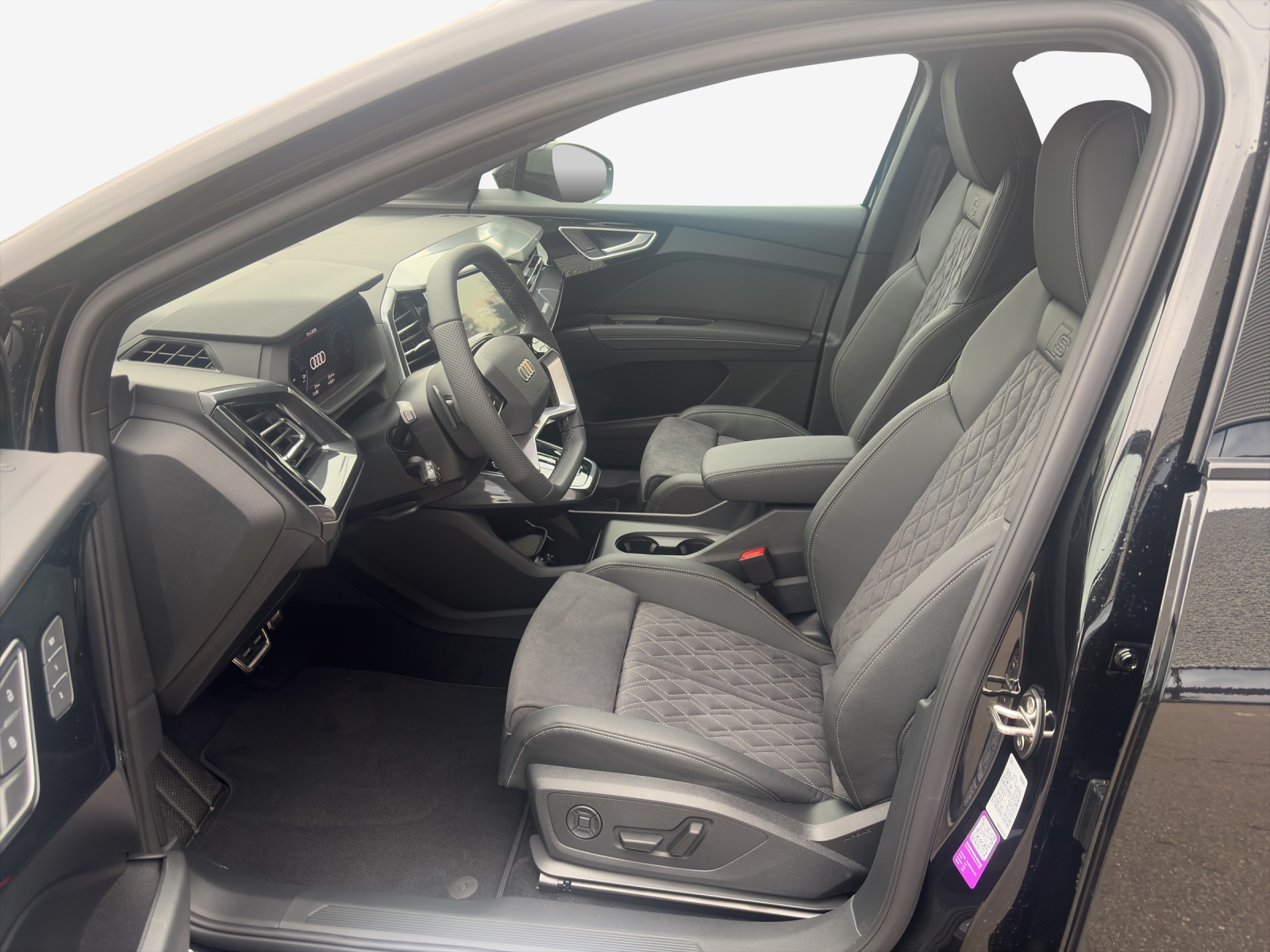 AUDI Q4 e-tron 45 Attraction quattro-image-7