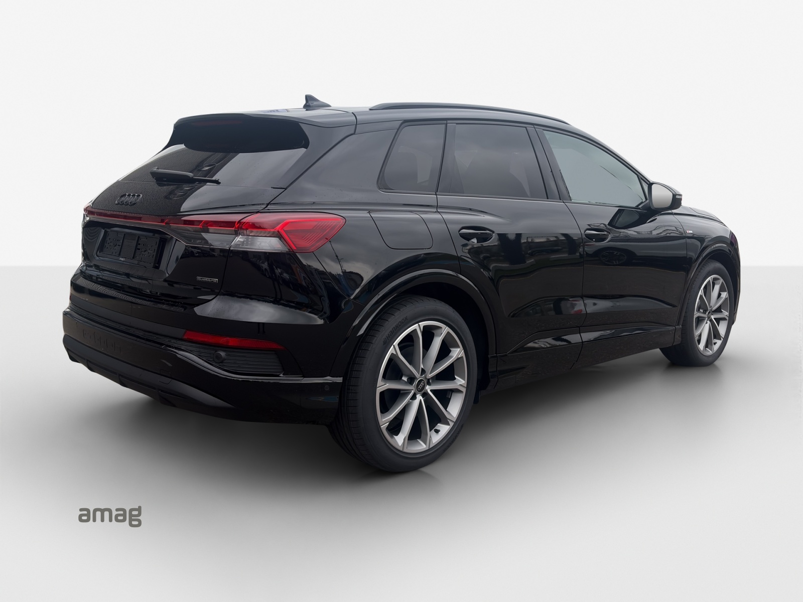 AUDI Q4 e-tron 45 Attraction quattro-image-4