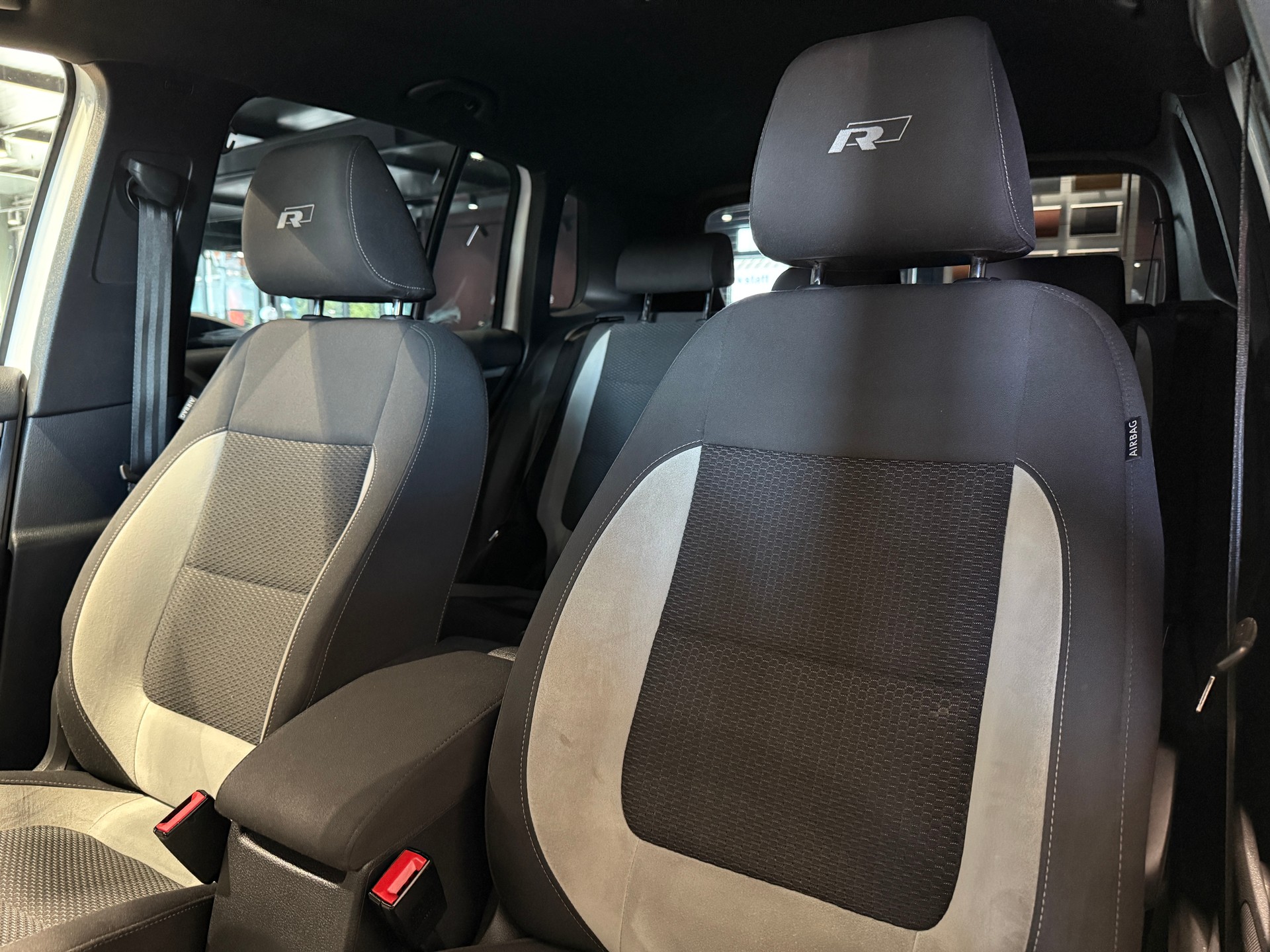 VW Tiguan 2.0 TSI Sport&Style 4Motion DSG-image-11
