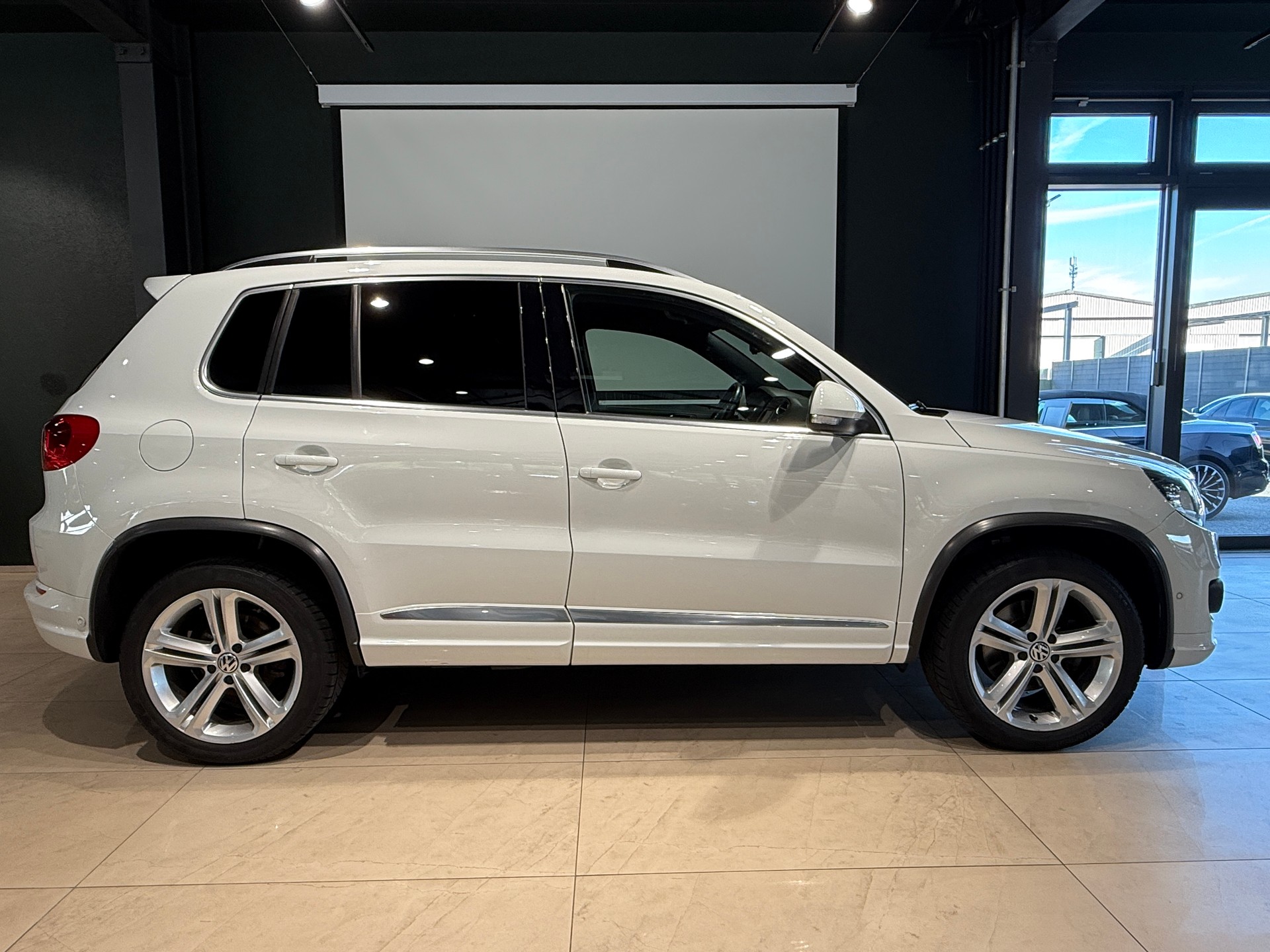 VW Tiguan 2.0 TSI Sport&Style 4Motion DSG-image-3