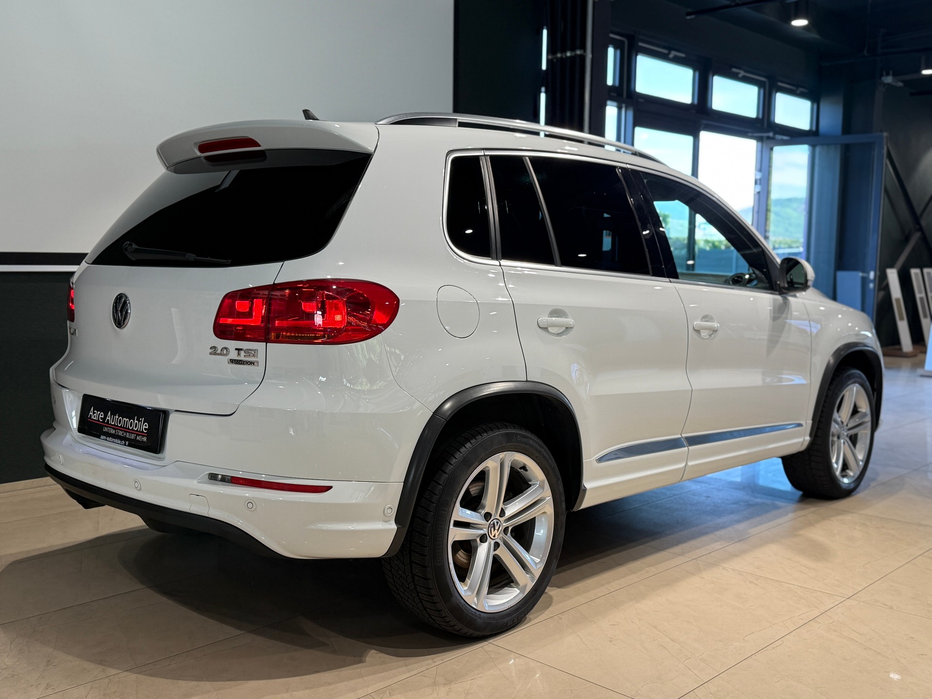 VW Tiguan 2.0 TSI Sport&Style 4Motion DSG-image-5