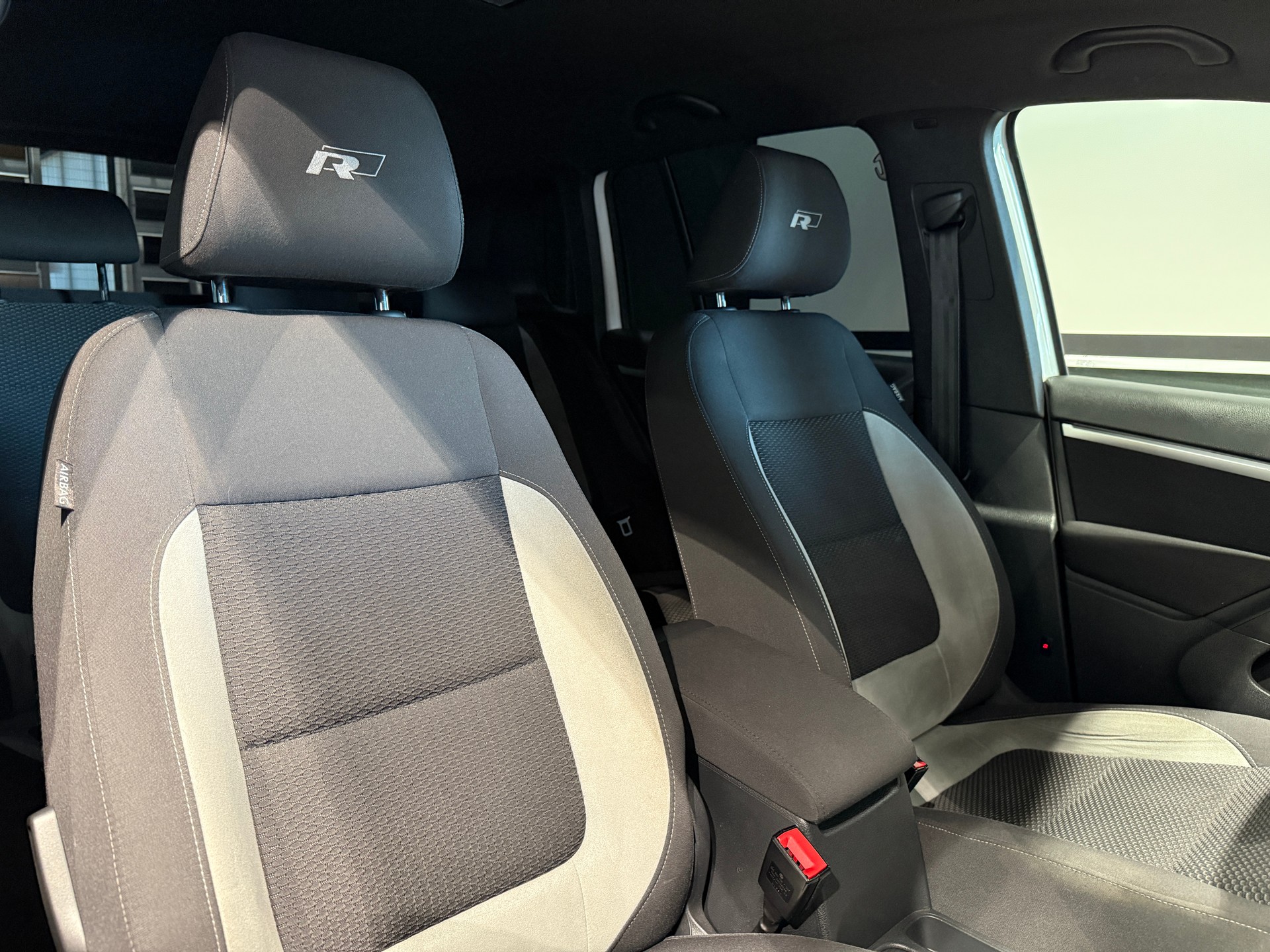 VW Tiguan 2.0 TSI Sport&Style 4Motion DSG-image-12