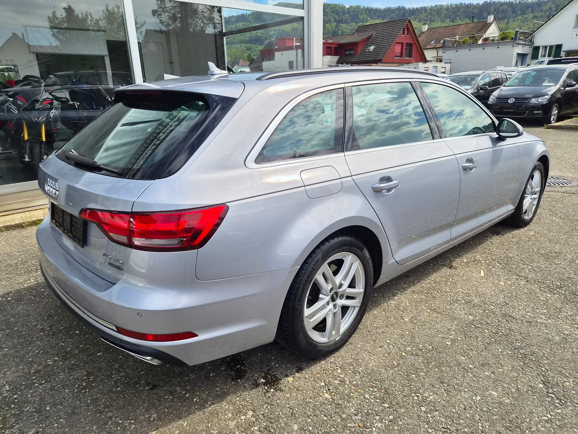 AUDI A4 Avant 40 TDI Design S-tronic-image-5