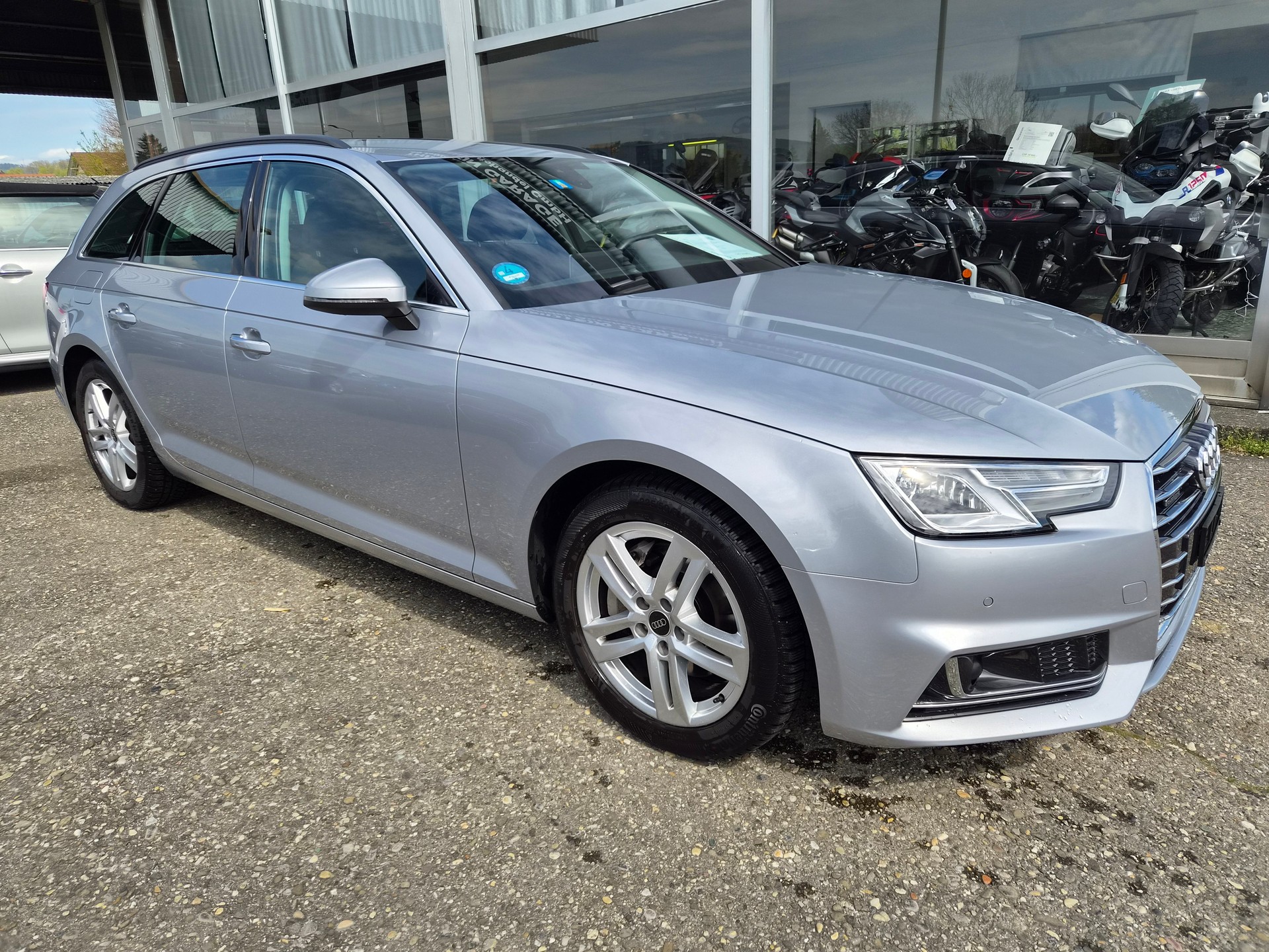AUDI A4 Avant 40 TDI Design S-tronic-image-0