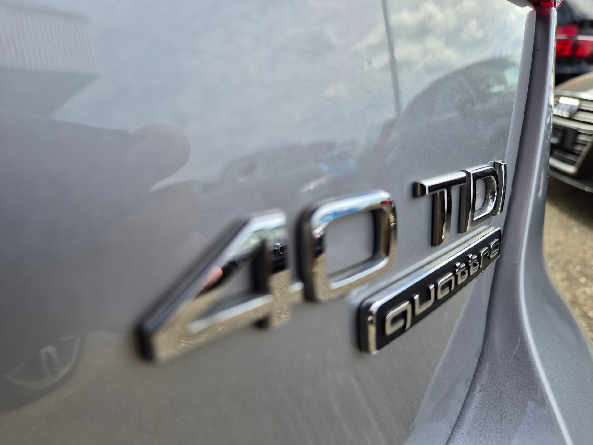 AUDI A4 Avant 40 TDI Design S-tronic-image-26