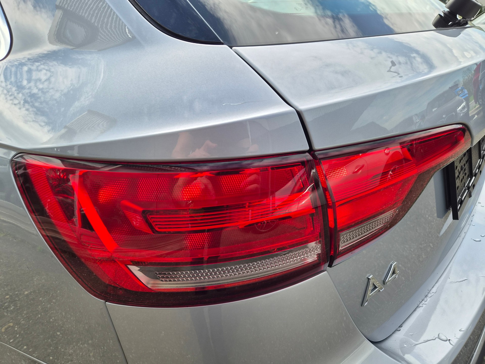 AUDI A4 Avant 40 TDI Design S-tronic-image-25