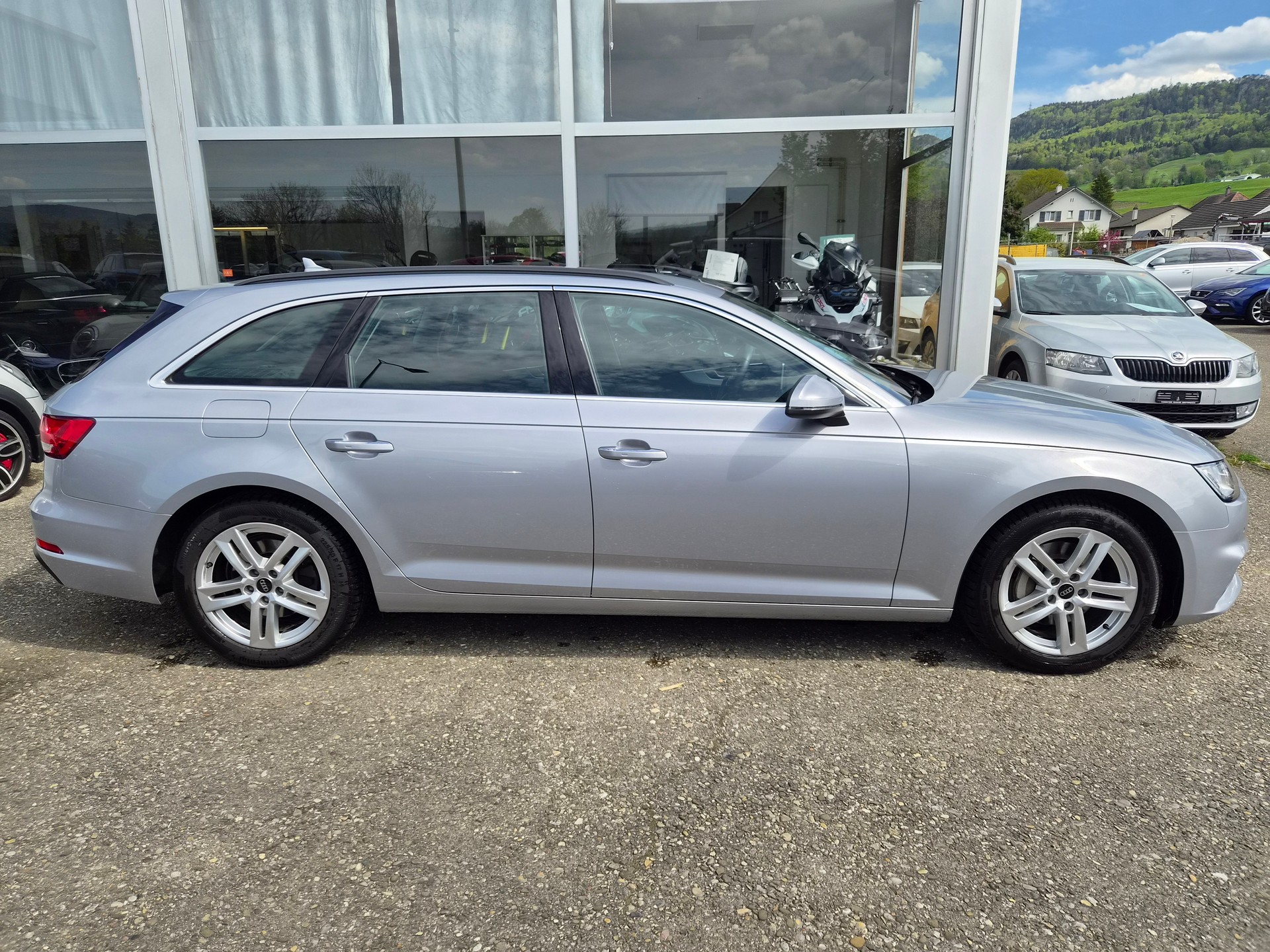 AUDI A4 Avant 40 TDI Design S-tronic-image-6