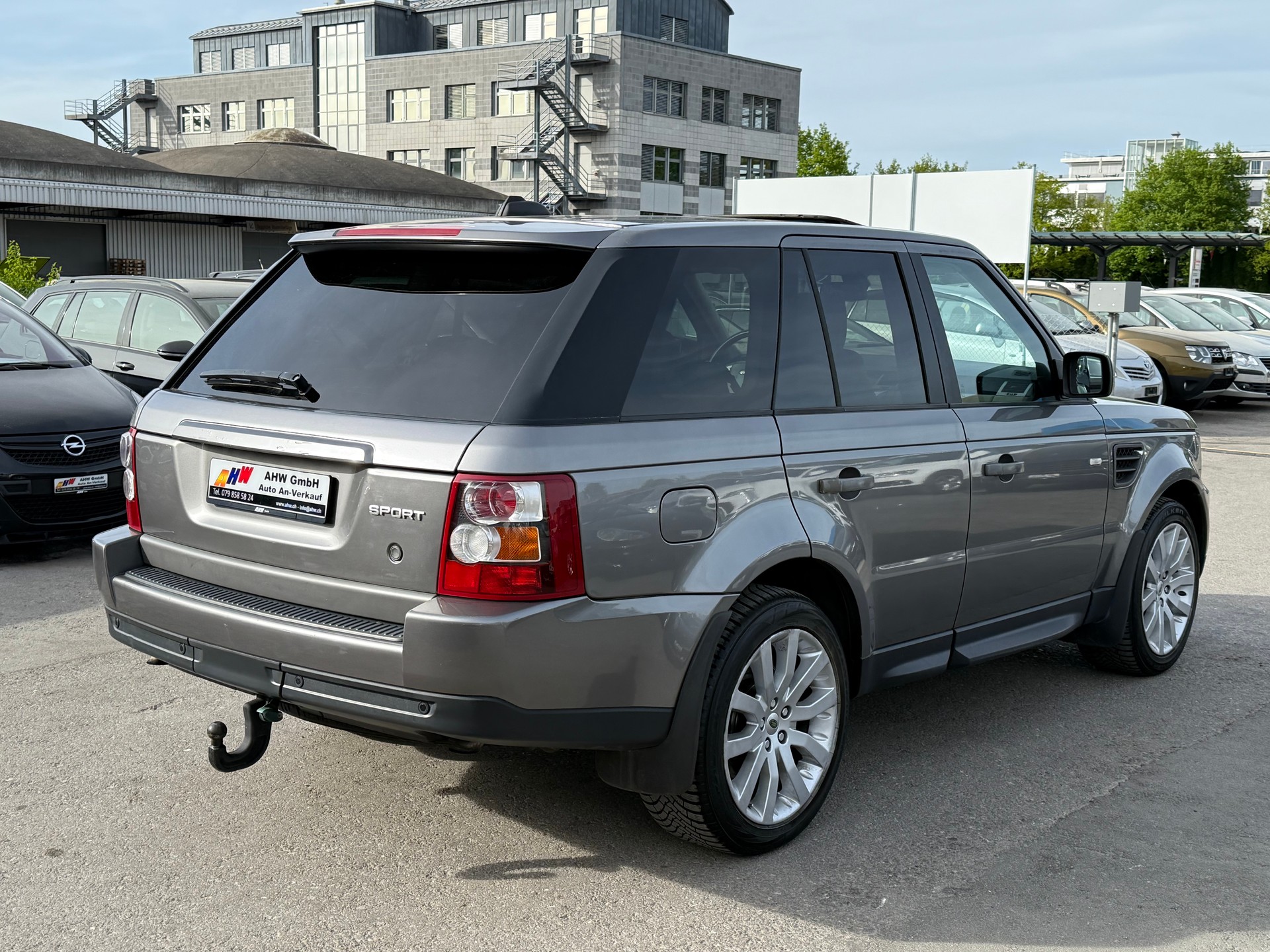 LAND ROVER Range Rover Sport 3.6 Td8 HSE Automatic / Frisch ab MFK & Service / AHK 3500kg / Schiebedach / harman/kardon L7 / Kühlbox-image-3